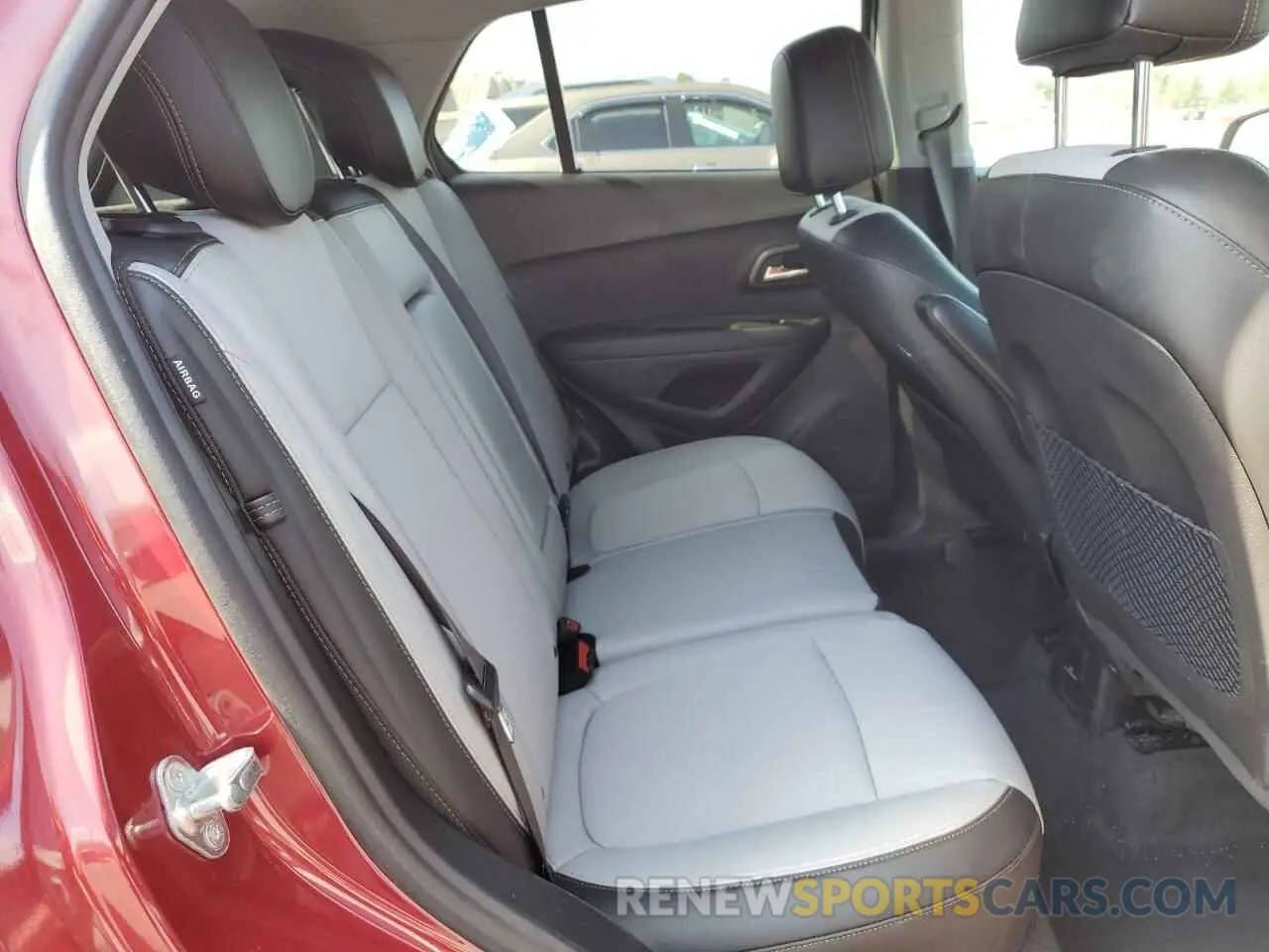 11 Photograph of a damaged car 3GNCJPSB7LL254174 CHEVROLET TRAX 2020