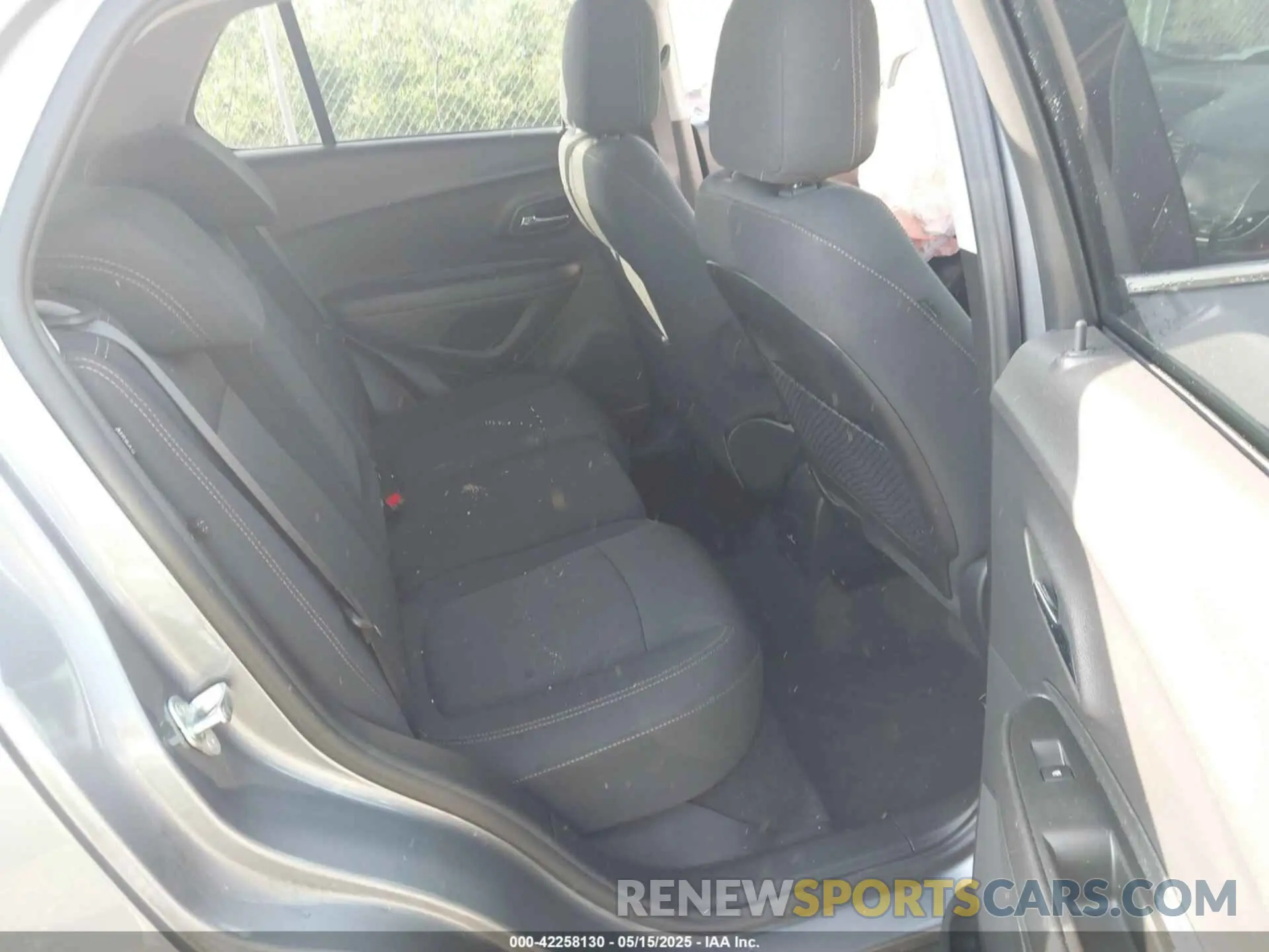8 Photograph of a damaged car 3GNCJPSB7LL323025 CHEVROLET TRAX 2020