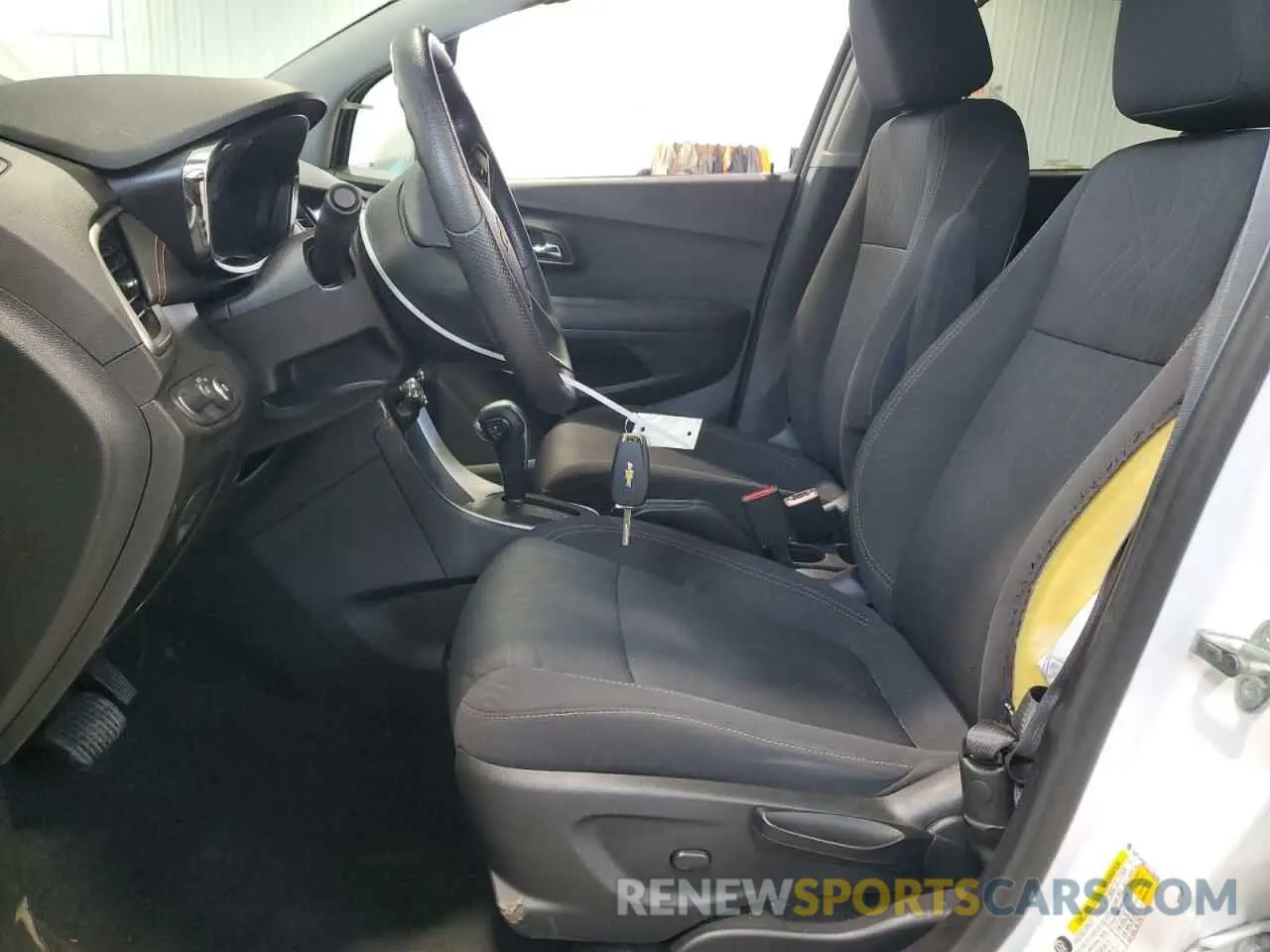 7 Photograph of a damaged car 3GNCJPSB7LL335336 CHEVROLET TRAX 2020
