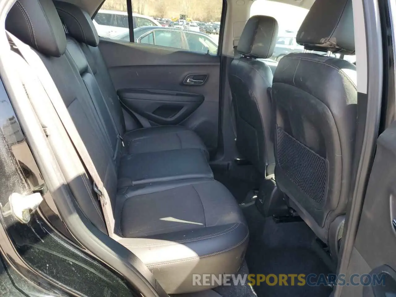 11 Photograph of a damaged car 3GNCJPSB8LL142418 CHEVROLET TRAX 2020