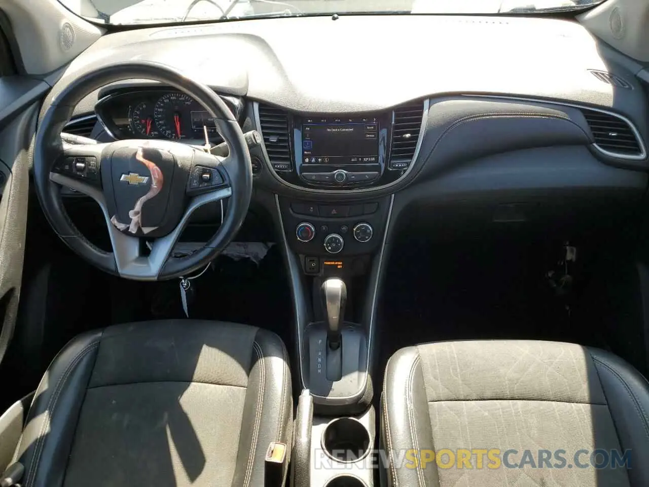 8 Photograph of a damaged car 3GNCJPSB8LL142418 CHEVROLET TRAX 2020