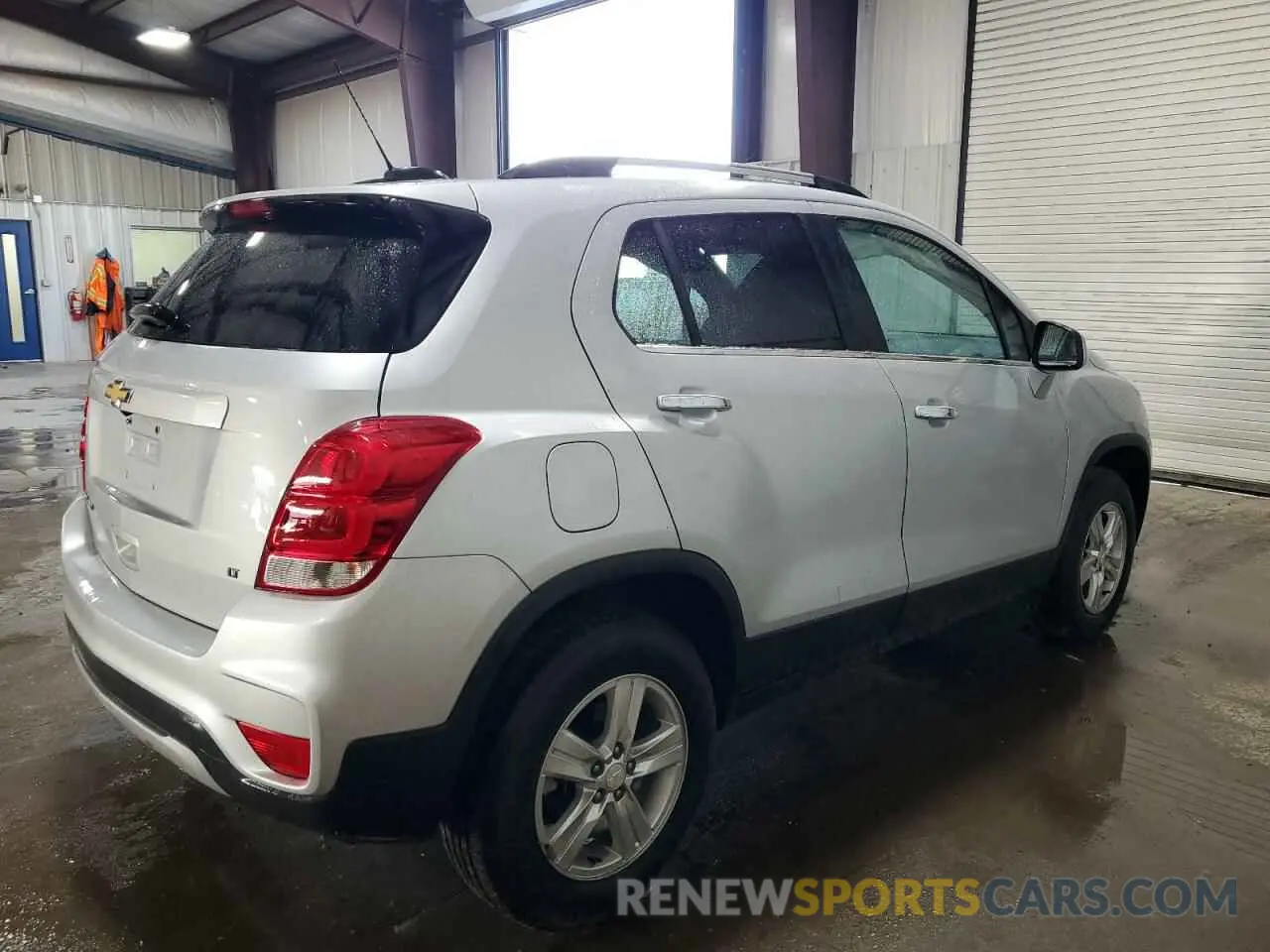 3 Photograph of a damaged car 3GNCJPSB9LL195774 CHEVROLET TRAX 2020