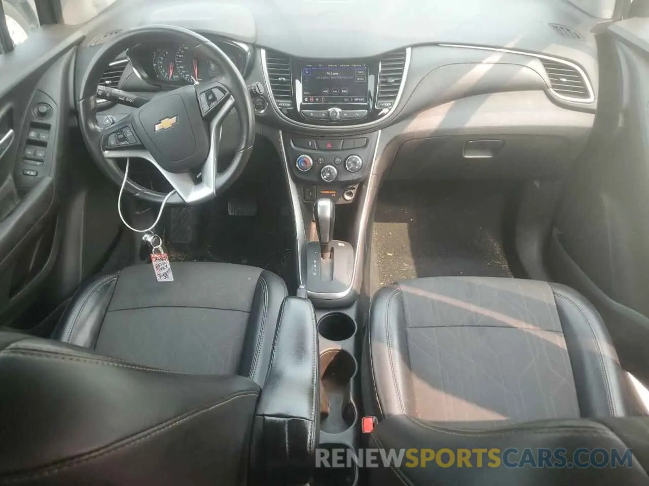 8 Фотография поврежденного автомобиля 3GNCJPSB9LL331109 CHEVROLET TRAX 2020