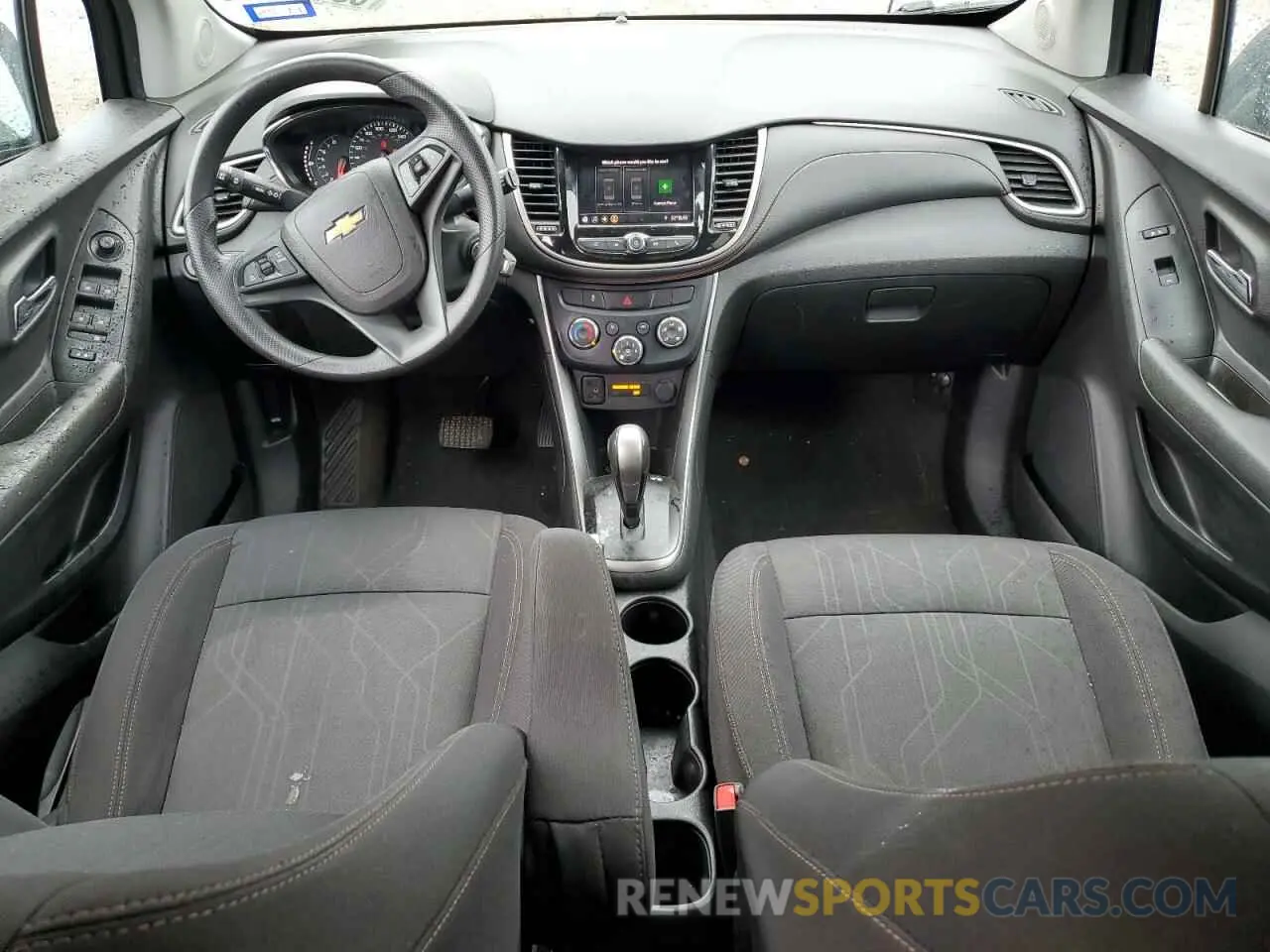 8 Photograph of a damaged car 3GNCJPSBXLL182158 CHEVROLET TRAX 2020