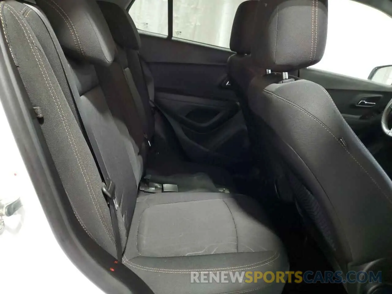 11 Photograph of a damaged car 3GNCJPSBXLL265332 CHEVROLET TRAX 2020