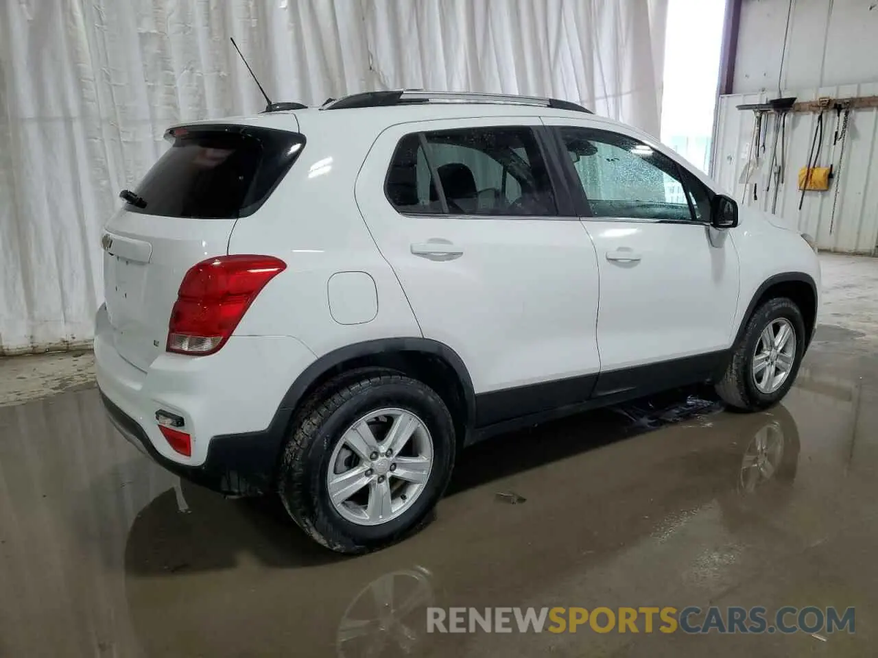 3 Photograph of a damaged car 3GNCJPSBXLL265332 CHEVROLET TRAX 2020