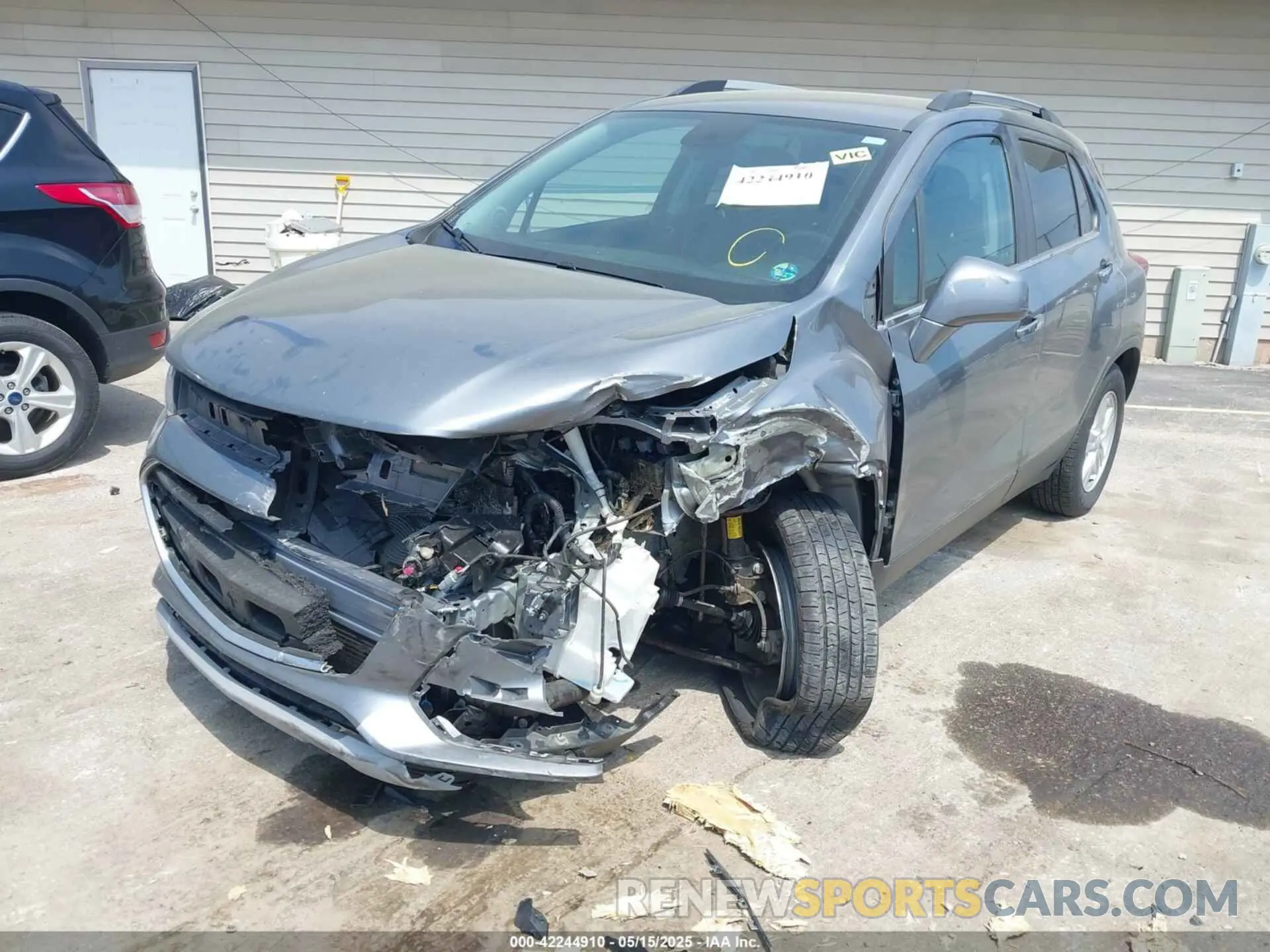 6 Photograph of a damaged car 3GNCJPSBXLL275553 CHEVROLET TRAX 2020