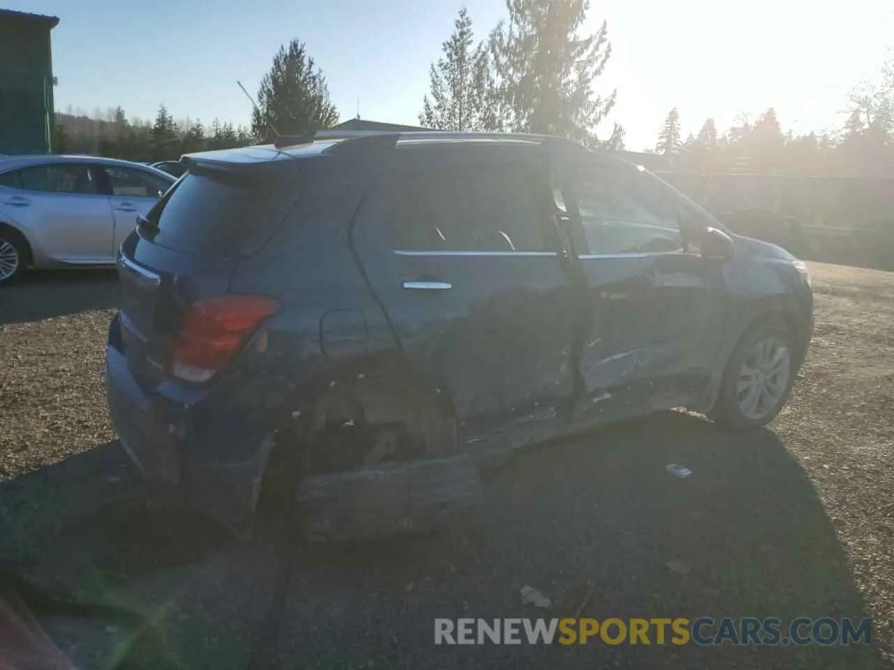 3 Фотография поврежденного автомобиля 3GNCJRSBXLL215719 CHEVROLET TRAX 2020