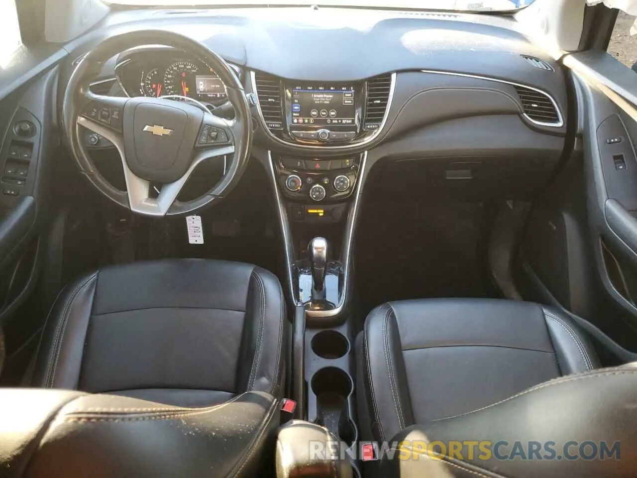 8 Фотография поврежденного автомобиля 3GNCJRSBXLL215719 CHEVROLET TRAX 2020