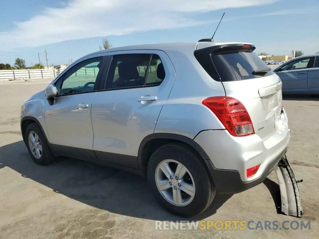 2 Фотография поврежденного автомобиля KL7CJKSB1LB021319 CHEVROLET TRAX 2020
