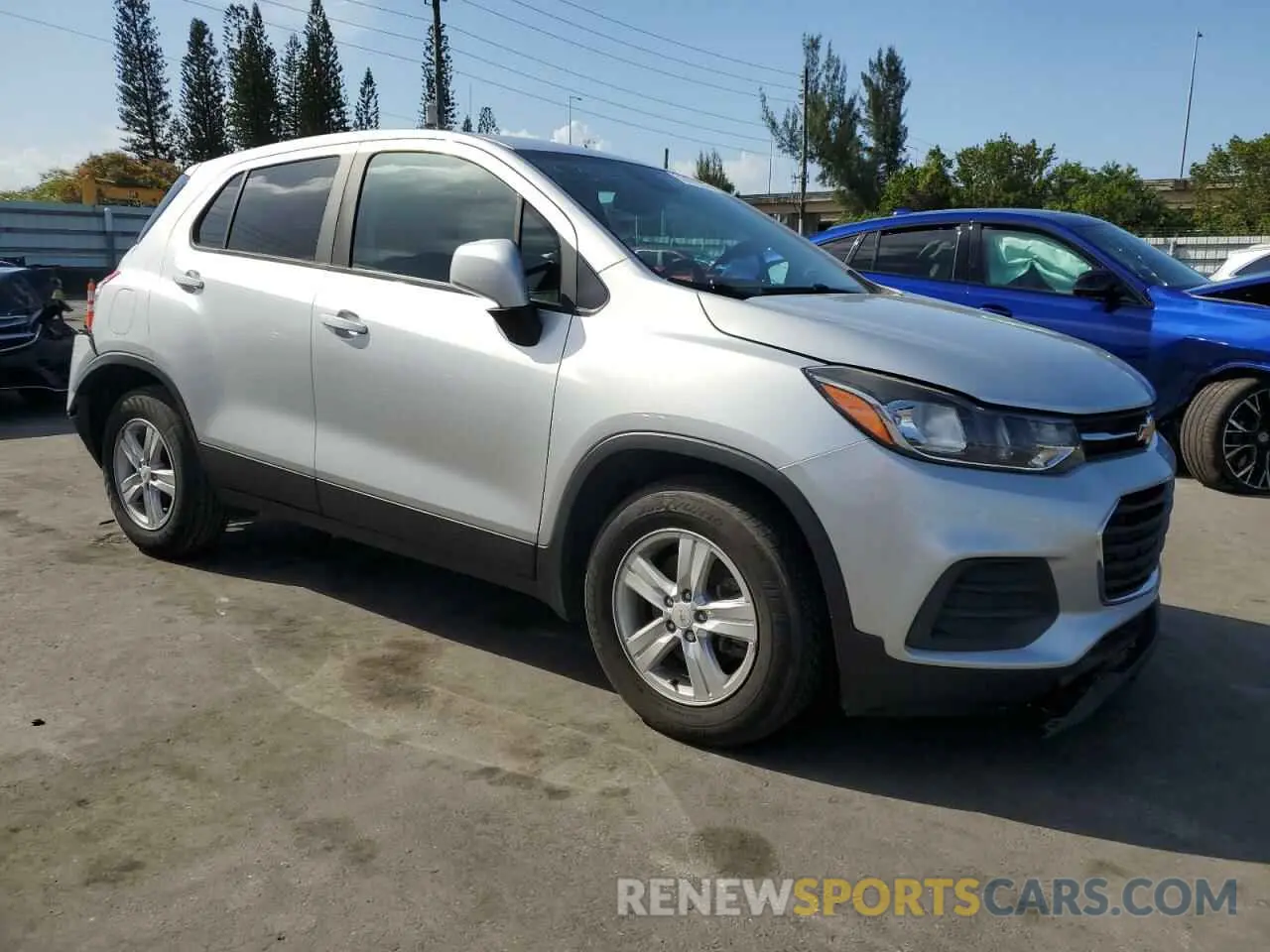 4 Фотография поврежденного автомобиля KL7CJKSB1LB021319 CHEVROLET TRAX 2020