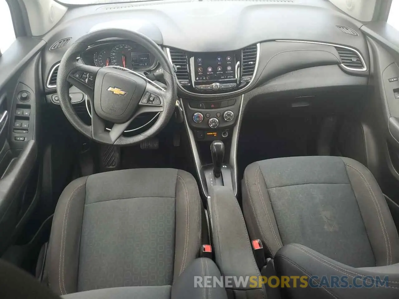 8 Фотография поврежденного автомобиля KL7CJKSB1LB021319 CHEVROLET TRAX 2020