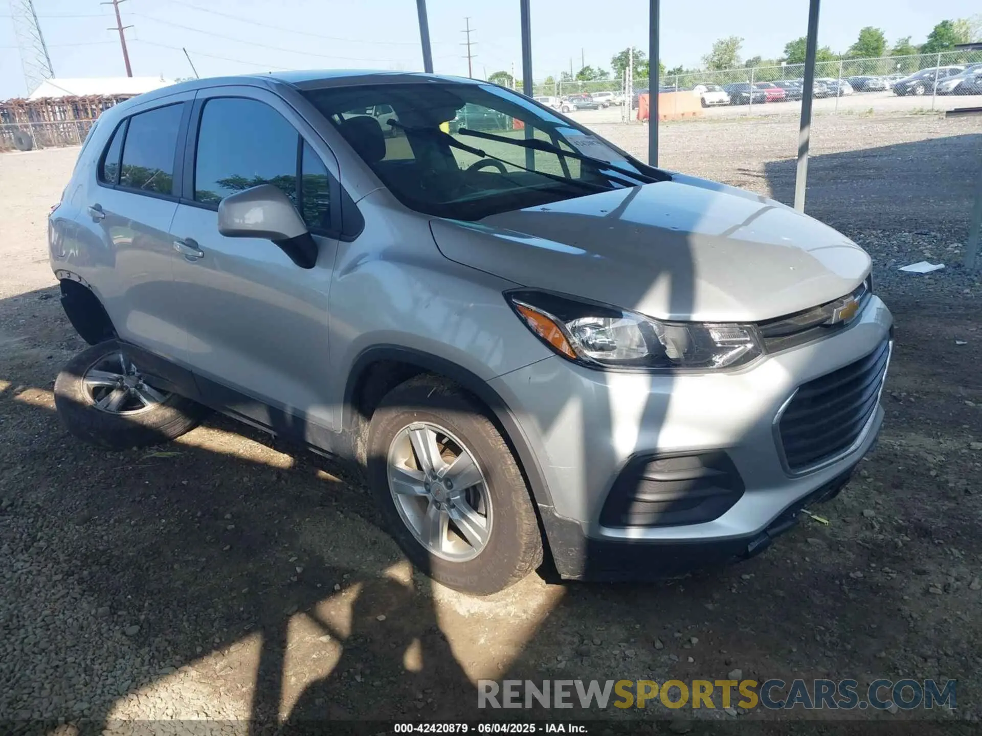 1 Photograph of a damaged car KL7CJKSB1LB024737 CHEVROLET TRAX 2020