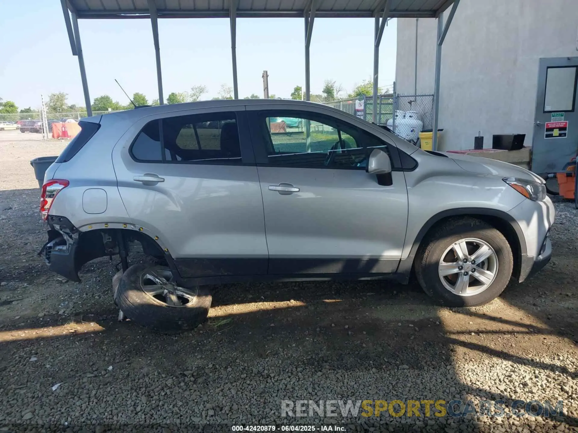 12 Photograph of a damaged car KL7CJKSB1LB024737 CHEVROLET TRAX 2020