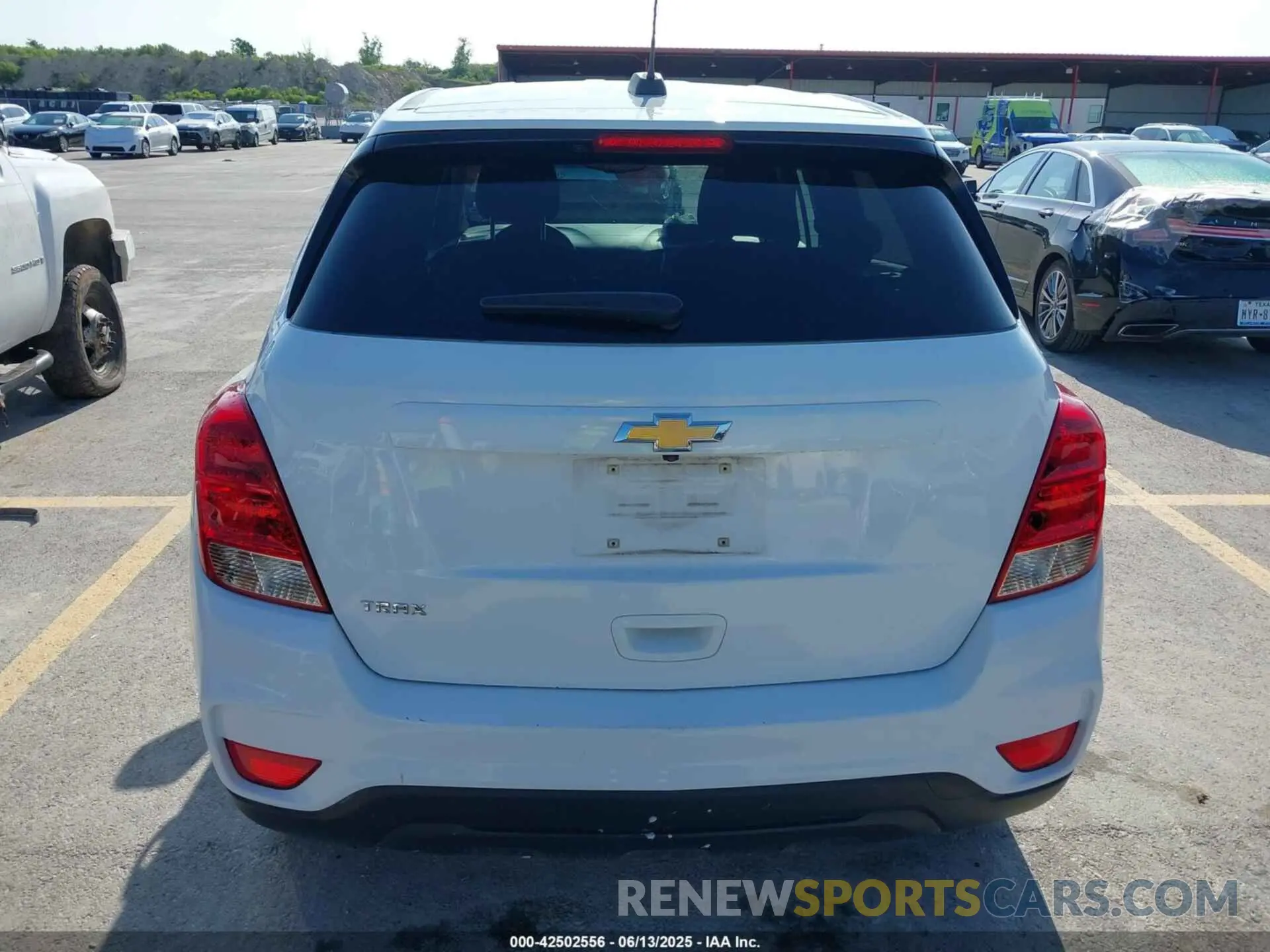 16 Photograph of a damaged car KL7CJKSB1LB059083 CHEVROLET TRAX 2020