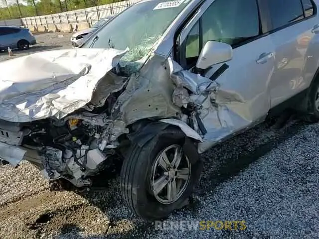 11 Photograph of a damaged car KL7CJKSB1LB312743 CHEVROLET TRAX 2020