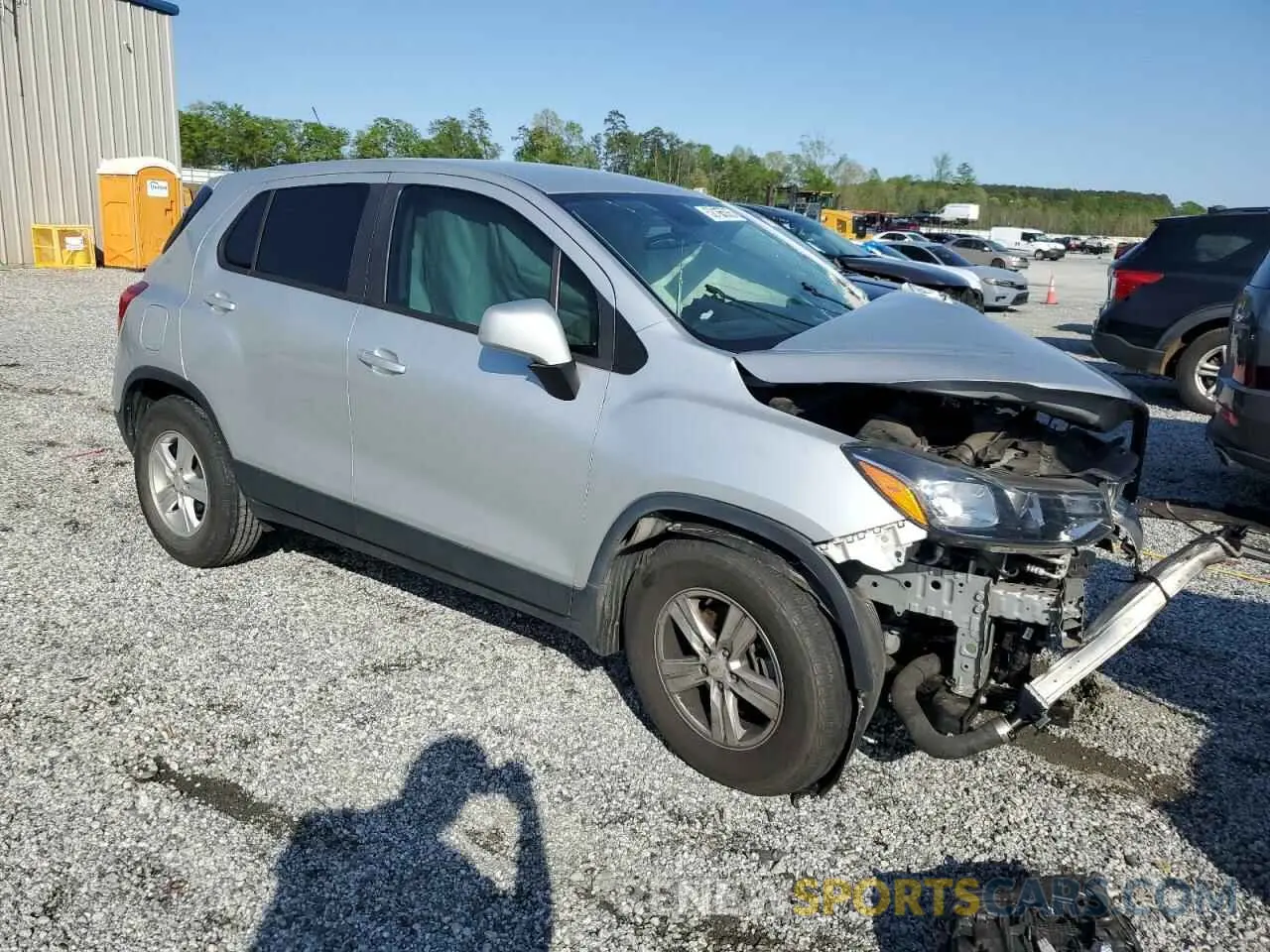 4 Photograph of a damaged car KL7CJKSB1LB312743 CHEVROLET TRAX 2020