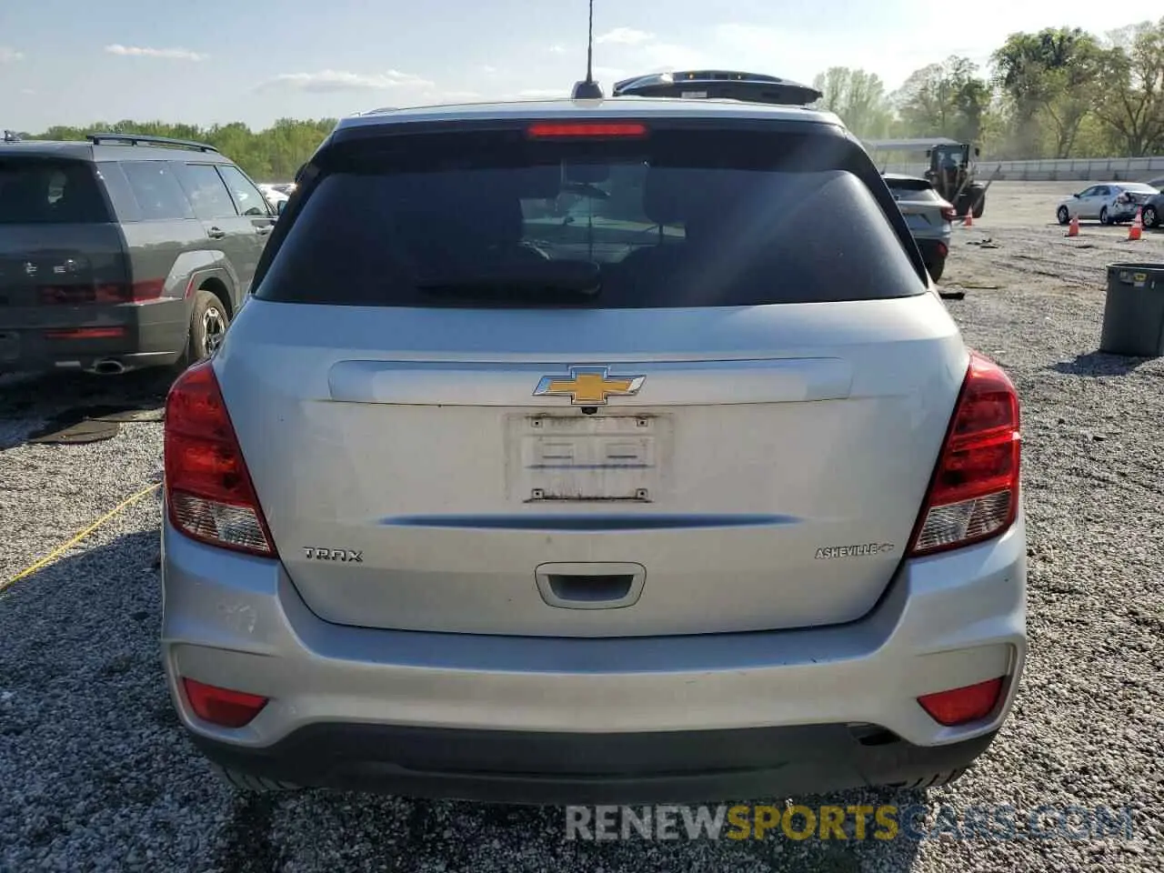 6 Photograph of a damaged car KL7CJKSB1LB312743 CHEVROLET TRAX 2020