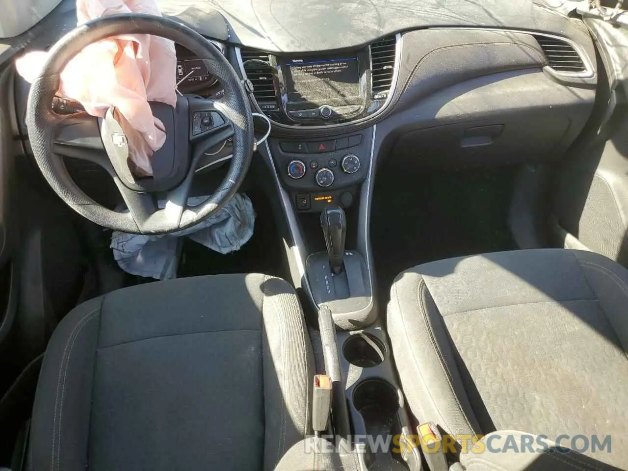 8 Photograph of a damaged car KL7CJKSB1LB324892 CHEVROLET TRAX 2020