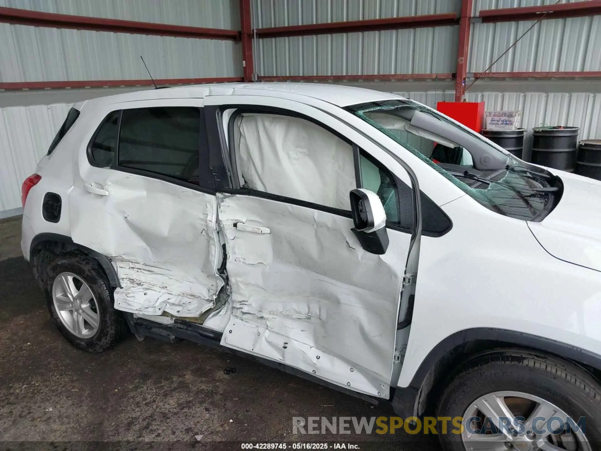6 Photograph of a damaged car KL7CJKSB2LB019403 CHEVROLET TRAX 2020