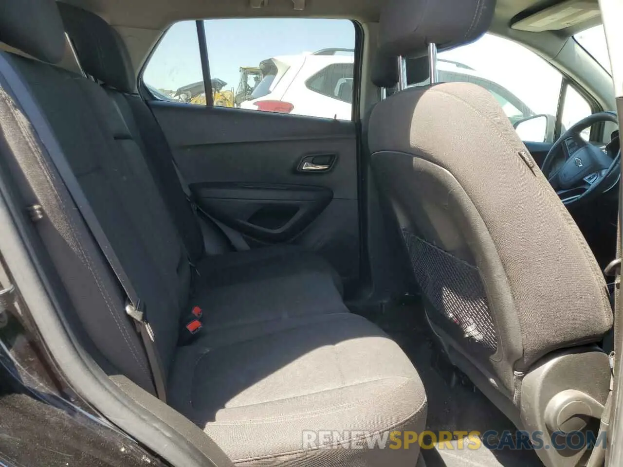 11 Фотография поврежденного автомобиля KL7CJKSB2LB318230 CHEVROLET TRAX 2020