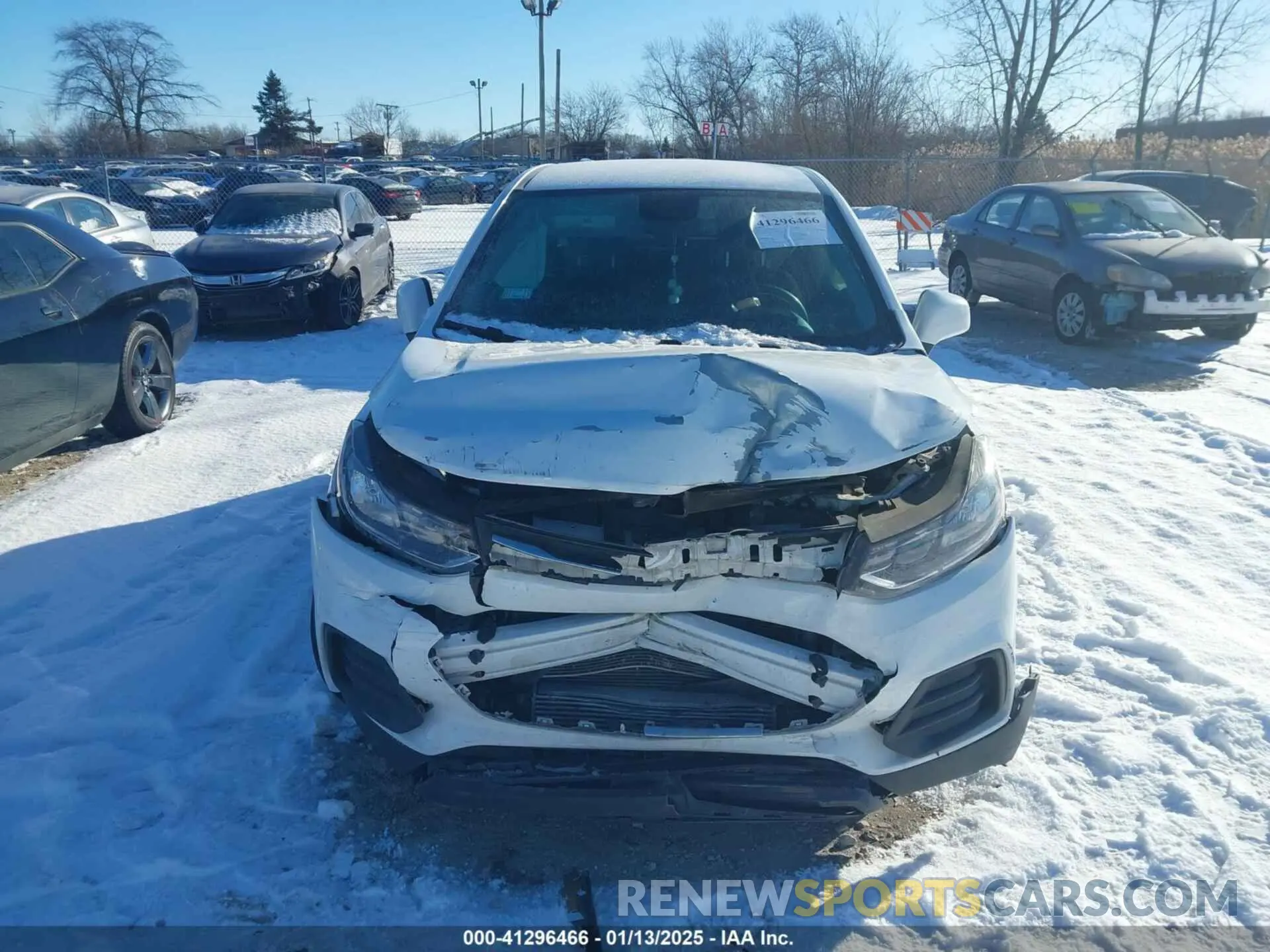 12 Фотография поврежденного автомобиля KL7CJKSB2LB327588 CHEVROLET TRAX 2020