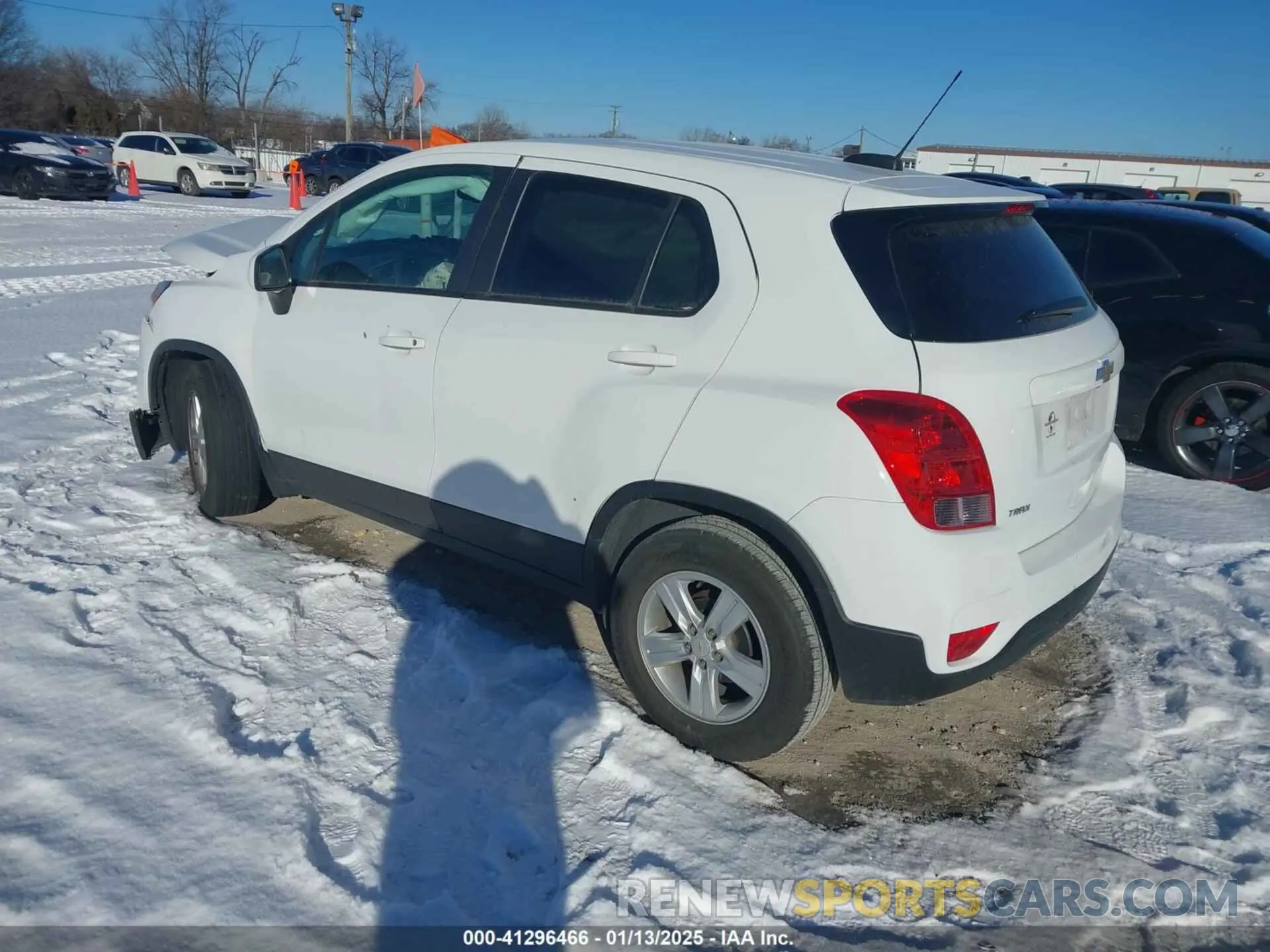 3 Фотография поврежденного автомобиля KL7CJKSB2LB327588 CHEVROLET TRAX 2020