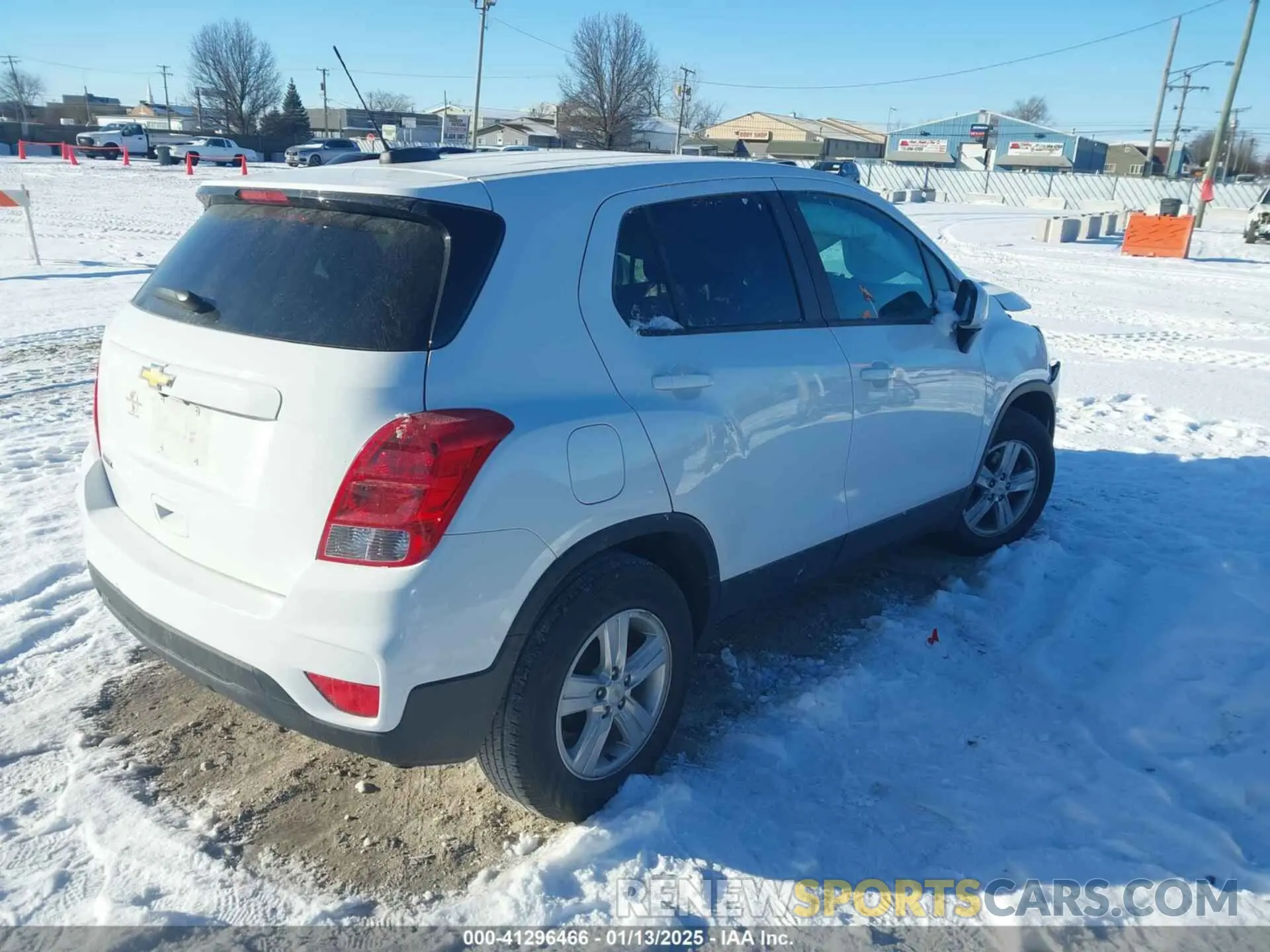 4 Фотография поврежденного автомобиля KL7CJKSB2LB327588 CHEVROLET TRAX 2020