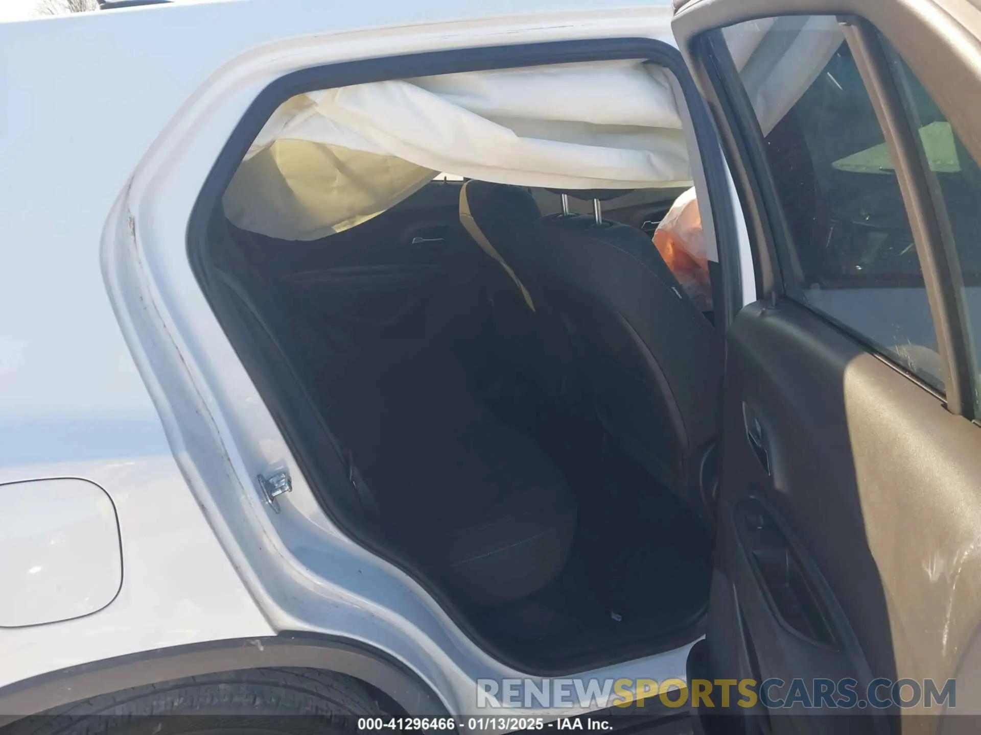 8 Фотография поврежденного автомобиля KL7CJKSB2LB327588 CHEVROLET TRAX 2020