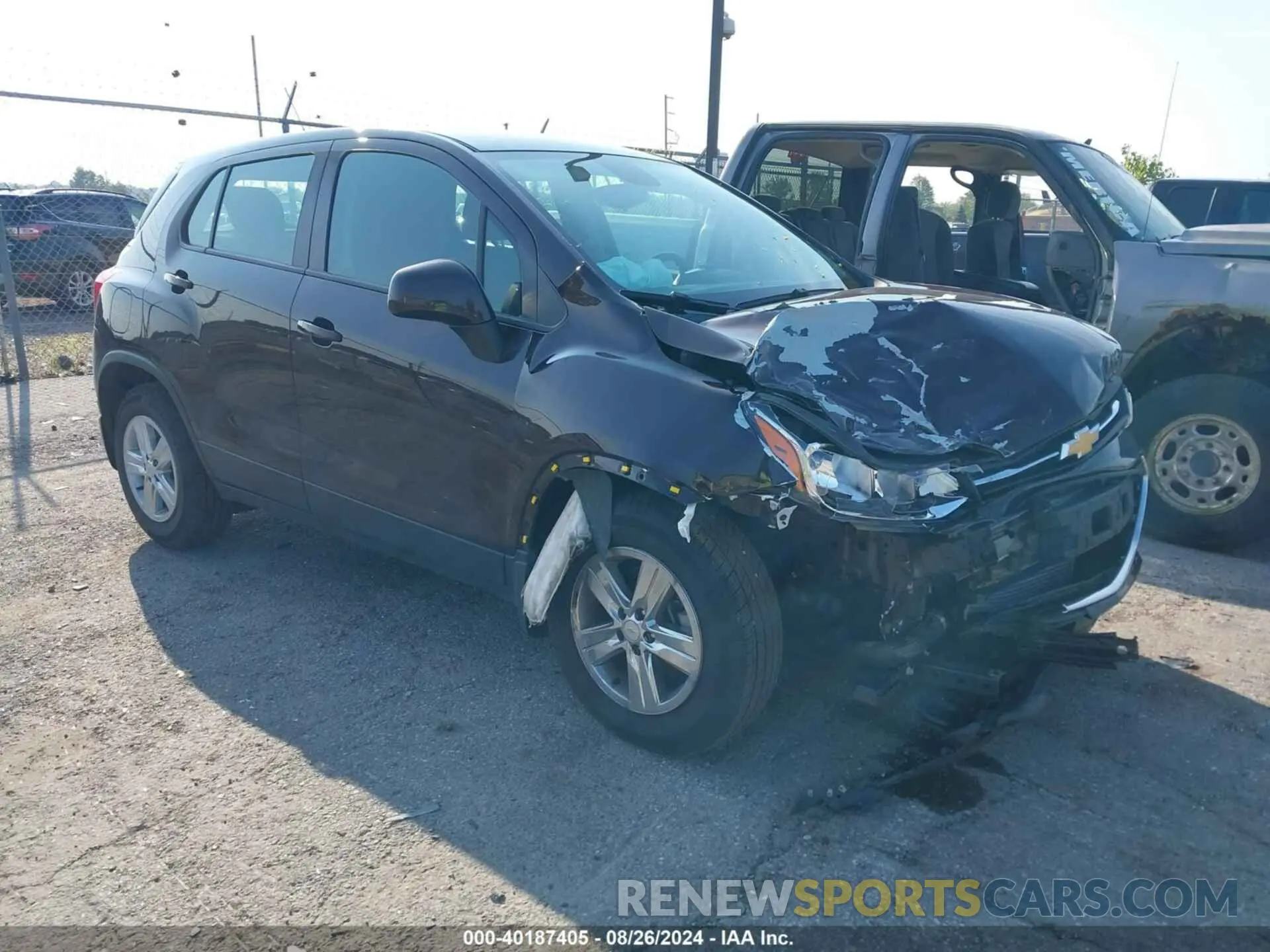 1 Photograph of a damaged car KL7CJKSB2LB352250 CHEVROLET TRAX 2020
