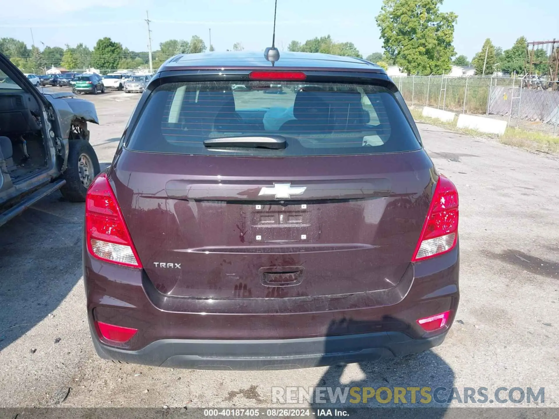 17 Photograph of a damaged car KL7CJKSB2LB352250 CHEVROLET TRAX 2020