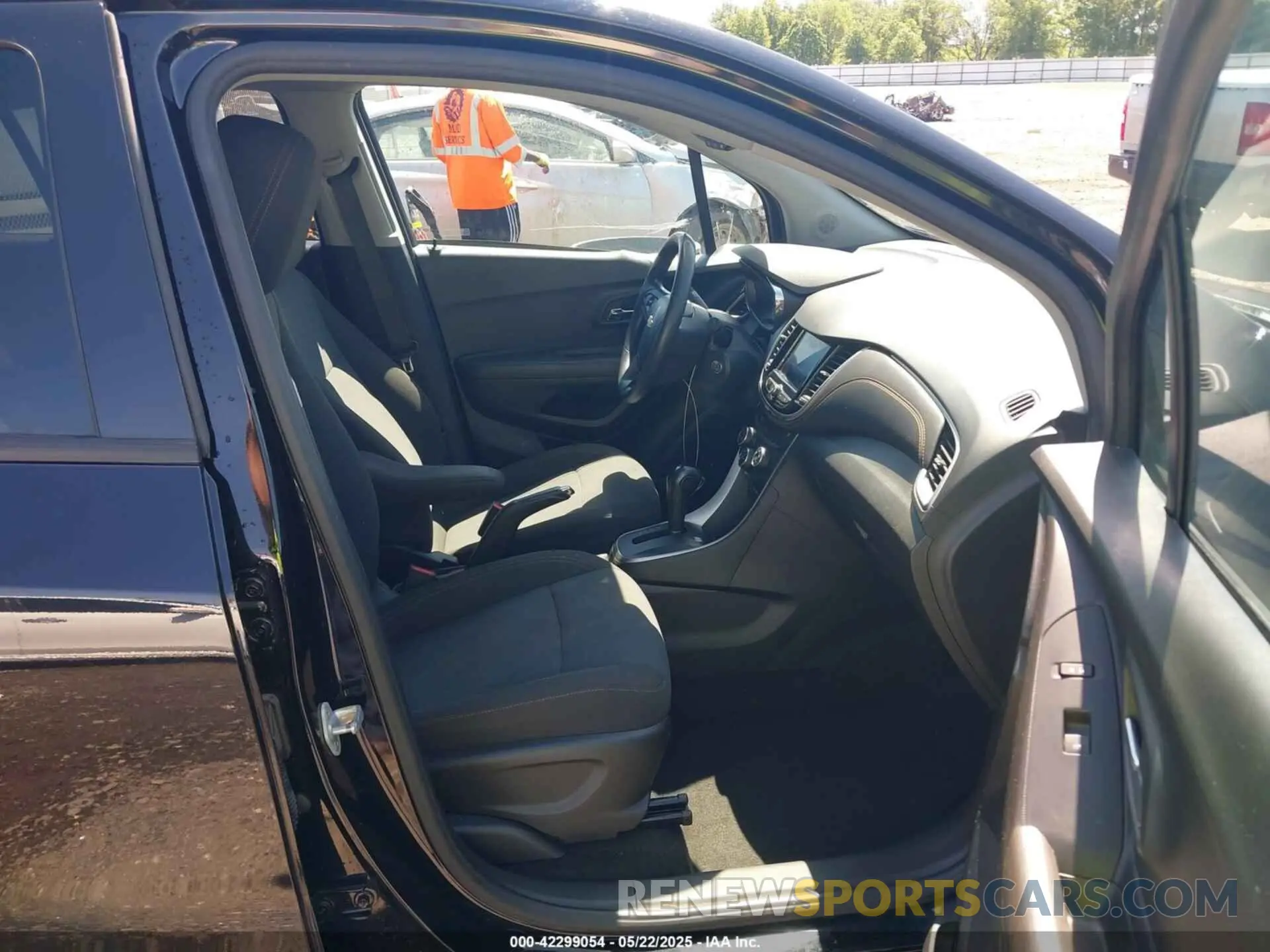 5 Фотография поврежденного автомобиля KL7CJKSB3LB026277 CHEVROLET TRAX 2020
