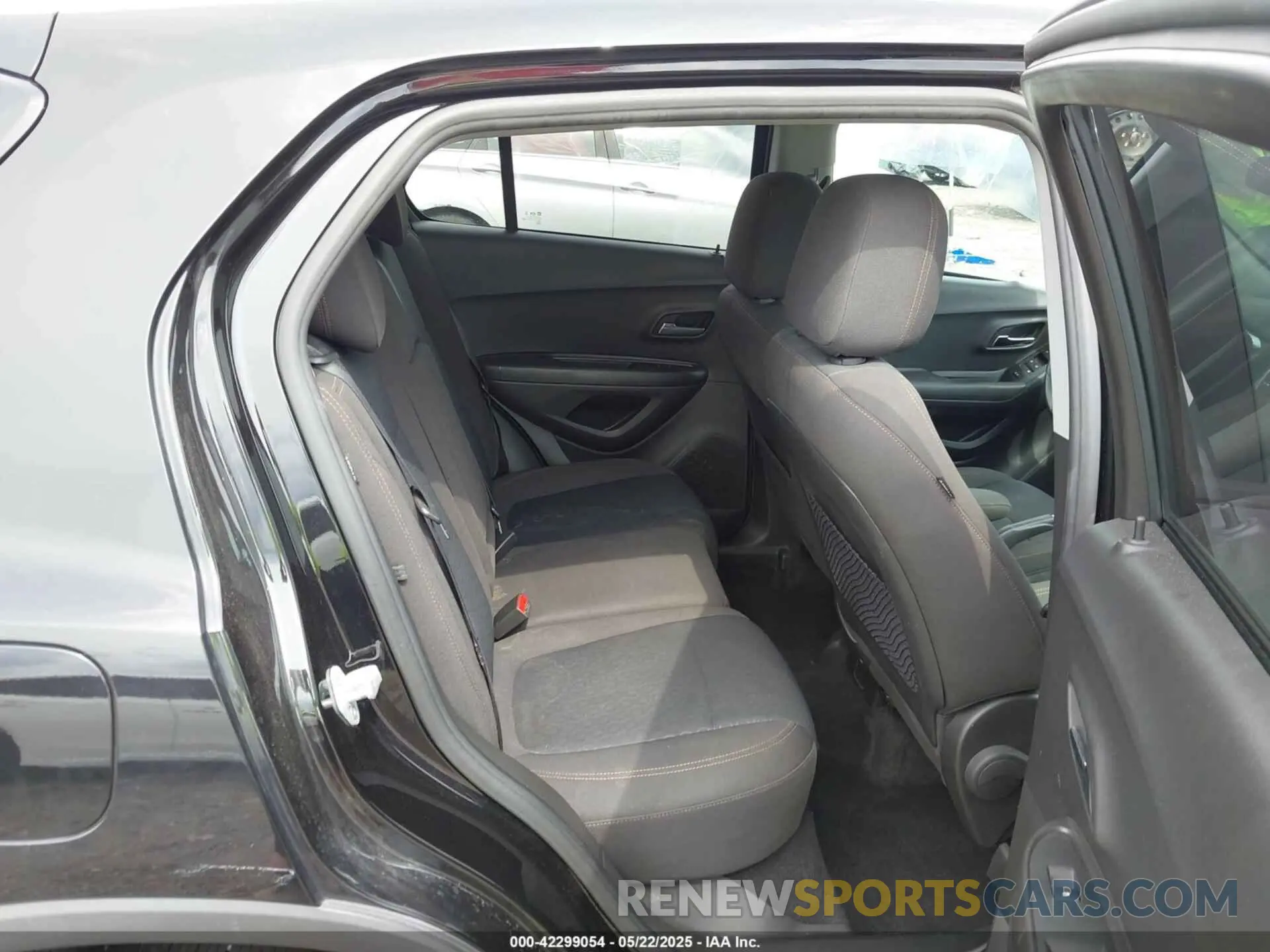 8 Фотография поврежденного автомобиля KL7CJKSB3LB026277 CHEVROLET TRAX 2020
