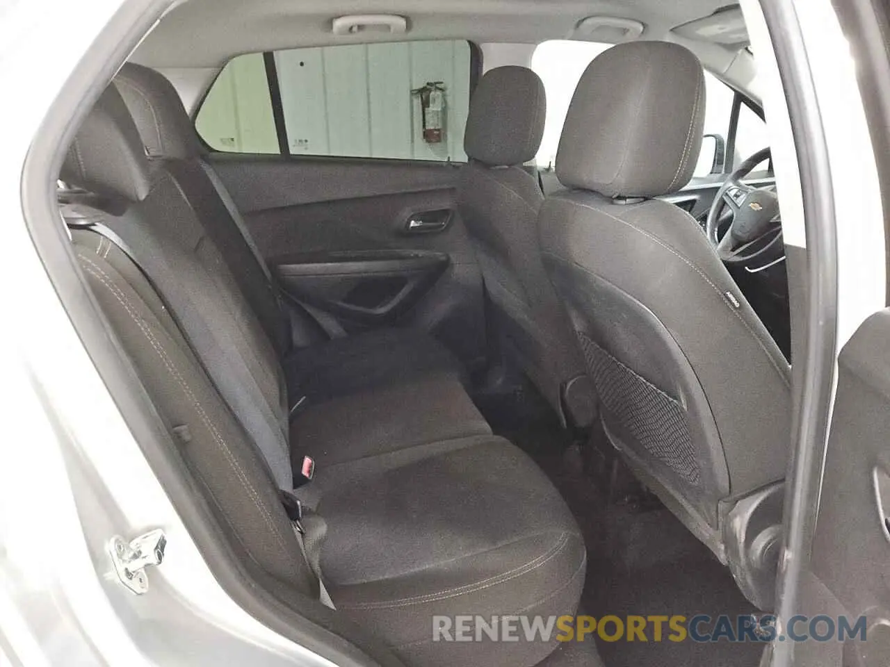 10 Фотография поврежденного автомобиля KL7CJKSB3LB027381 CHEVROLET TRAX 2020