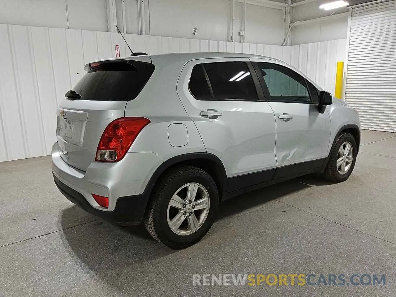 3 Фотография поврежденного автомобиля KL7CJKSB3LB027381 CHEVROLET TRAX 2020
