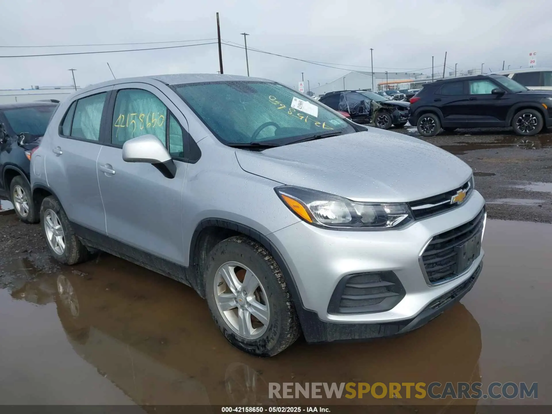1 Photograph of a damaged car KL7CJKSB3LB310265 CHEVROLET TRAX 2020