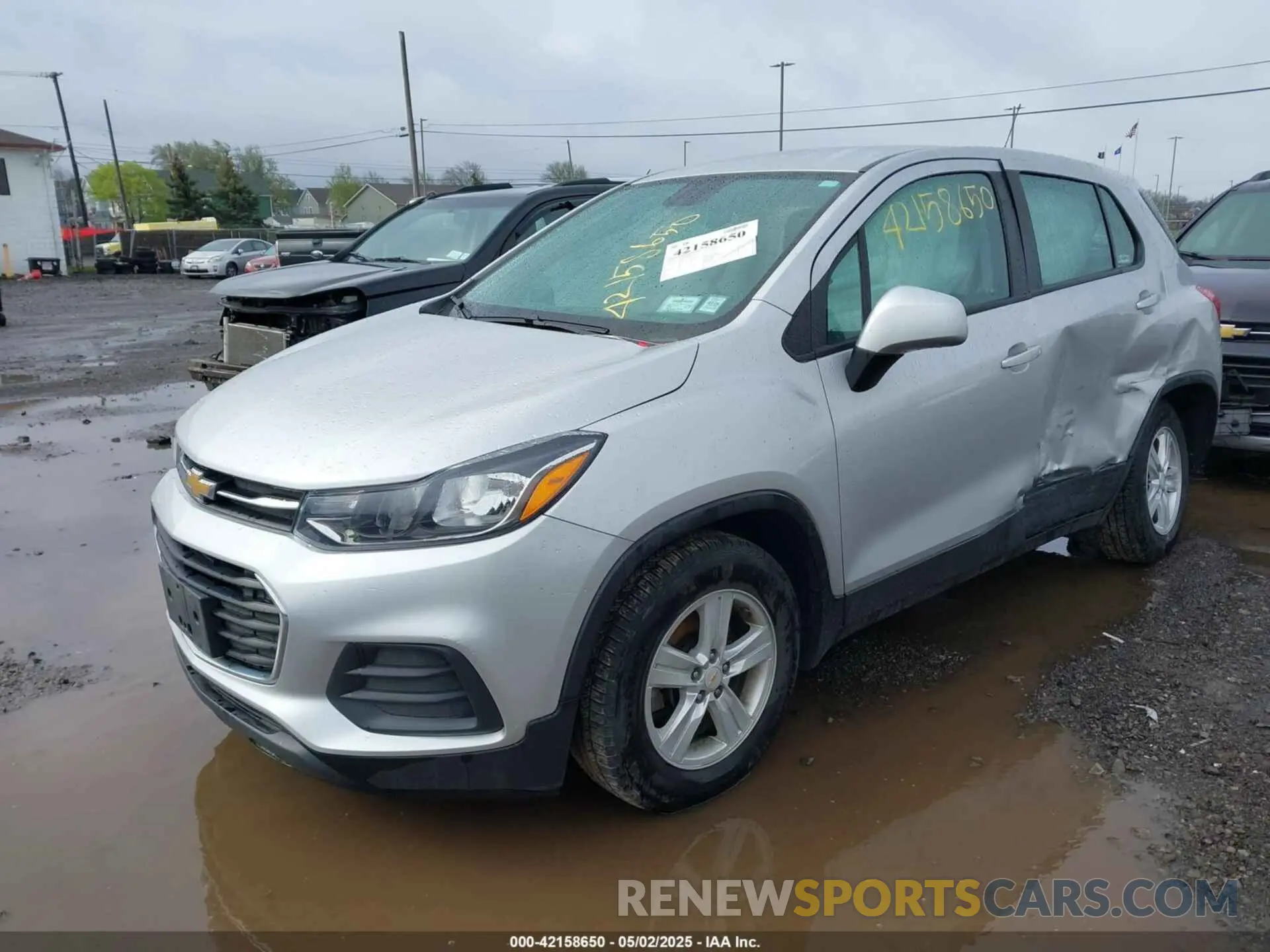 2 Photograph of a damaged car KL7CJKSB3LB310265 CHEVROLET TRAX 2020