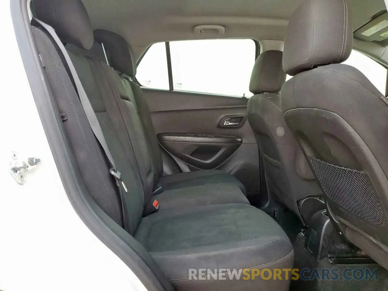 11 Photograph of a damaged car KL7CJKSB3LB326143 CHEVROLET TRAX 2020