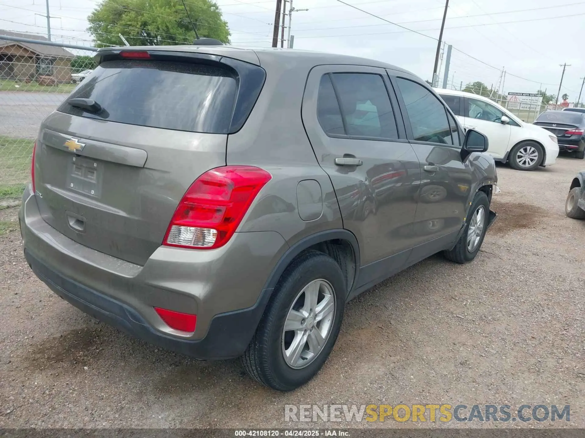 4 Photograph of a damaged car KL7CJKSB3LB345534 CHEVROLET TRAX 2020