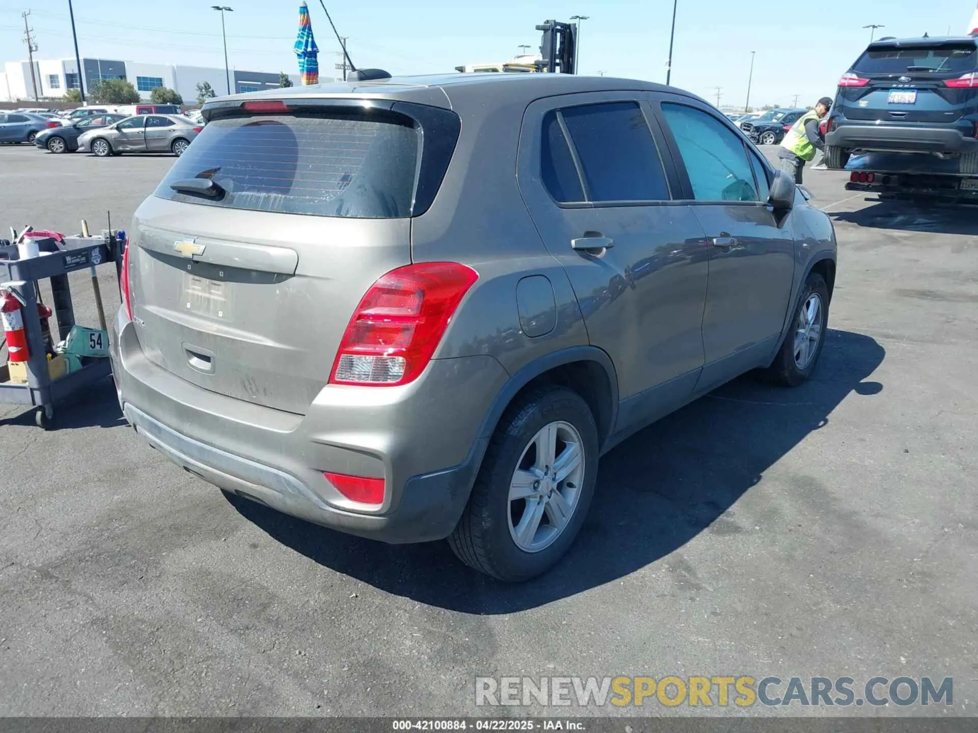4 Фотография поврежденного автомобиля KL7CJKSB3LB353522 CHEVROLET TRAX 2020
