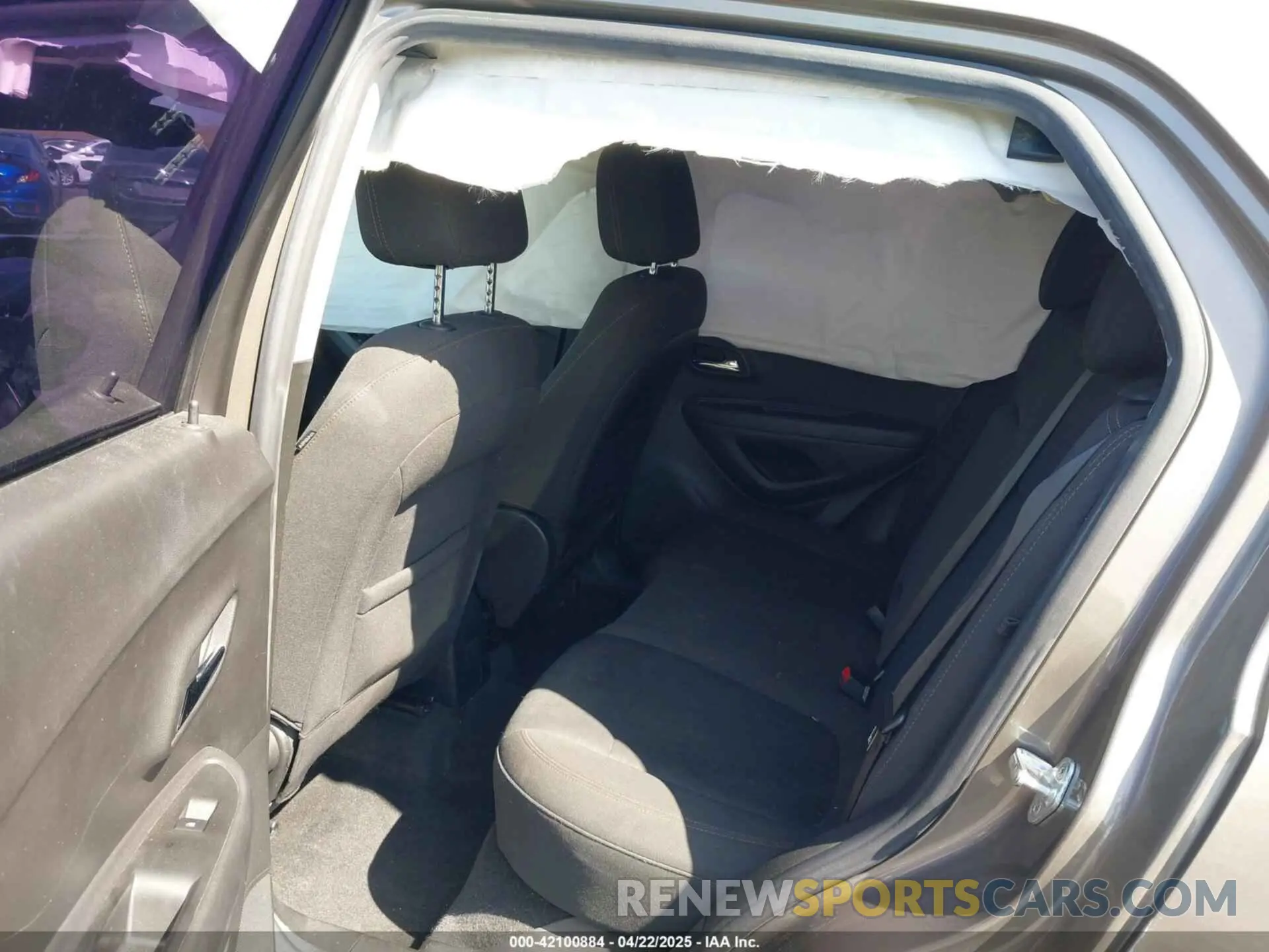 8 Фотография поврежденного автомобиля KL7CJKSB3LB353522 CHEVROLET TRAX 2020