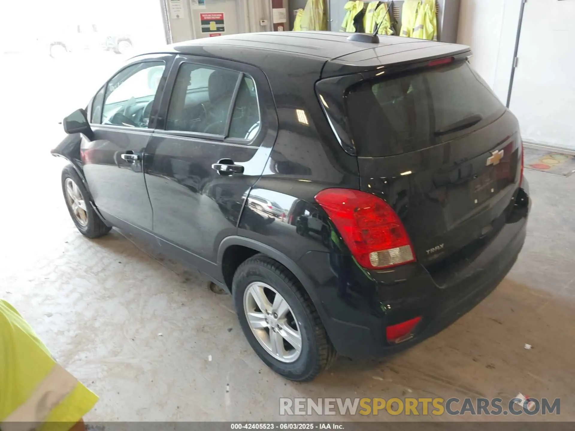3 Photograph of a damaged car KL7CJKSB4LB086469 CHEVROLET TRAX 2020