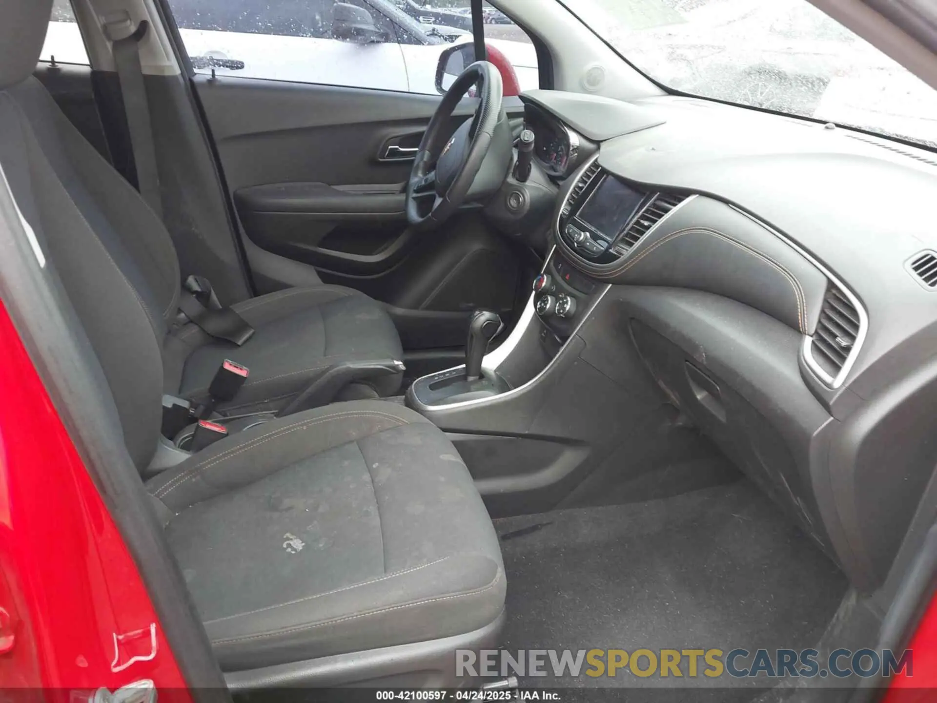 5 Фотография поврежденного автомобиля KL7CJKSB4LB333683 CHEVROLET TRAX 2020