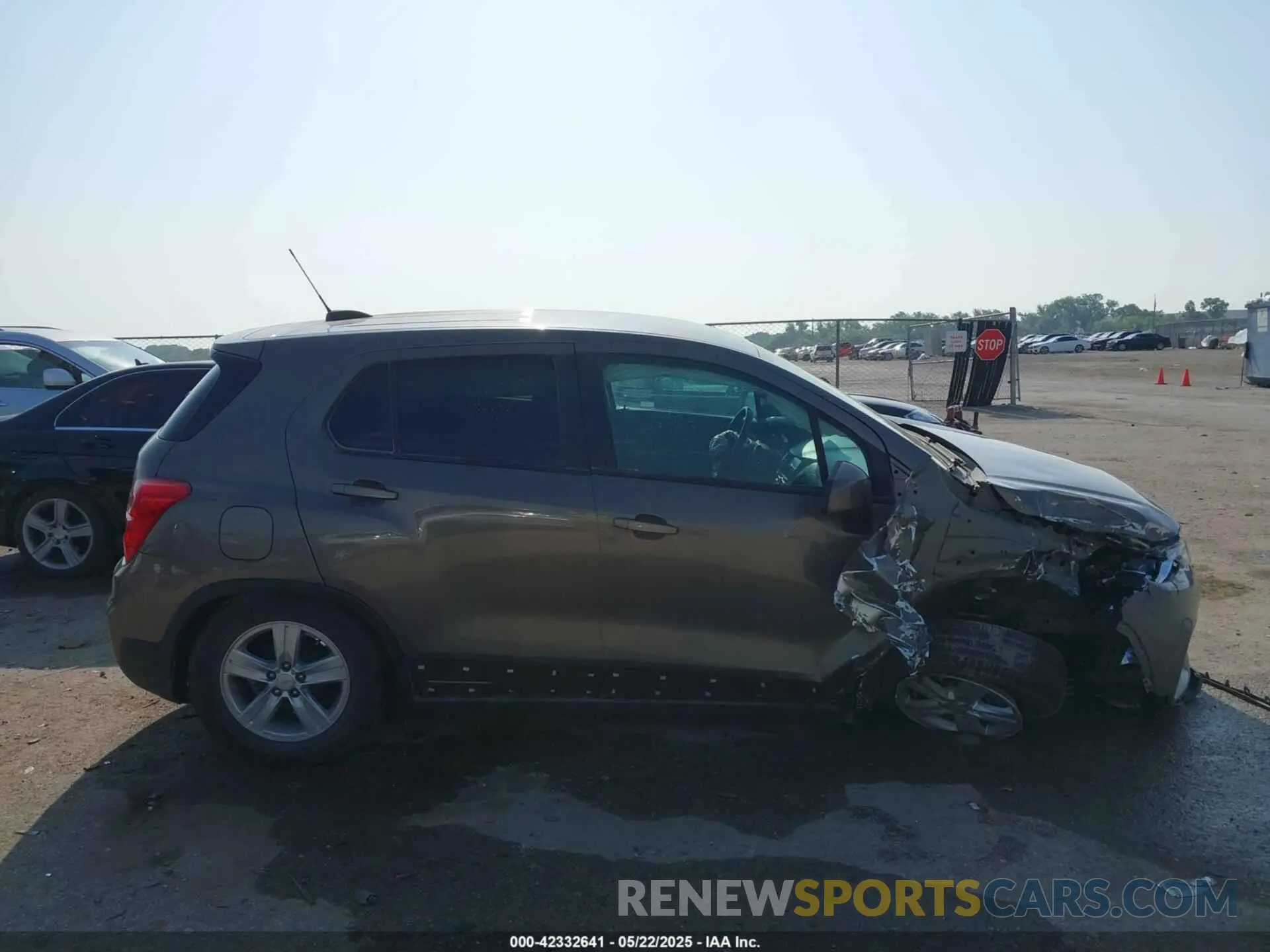 13 Photograph of a damaged car KL7CJKSB4LB334834 CHEVROLET TRAX 2020