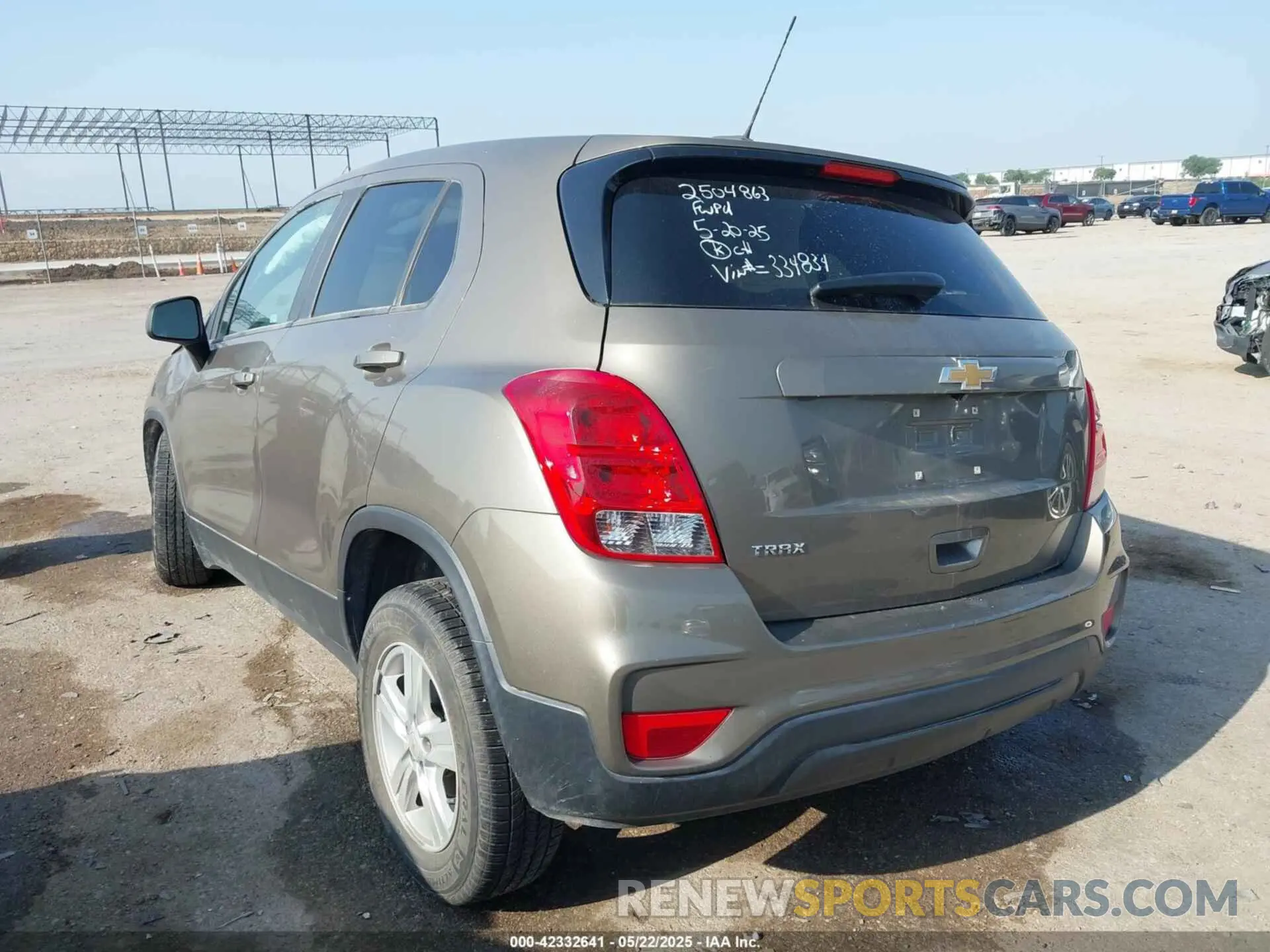 3 Photograph of a damaged car KL7CJKSB4LB334834 CHEVROLET TRAX 2020