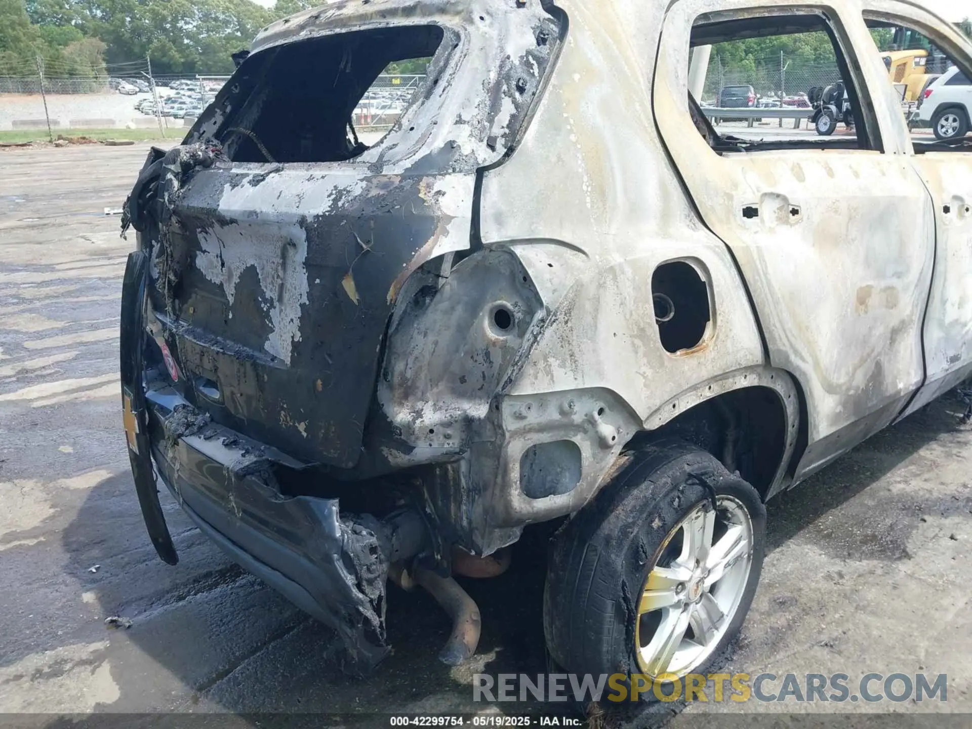4 Фотография поврежденного автомобиля KL7CJKSB5LB062004 CHEVROLET TRAX 2020