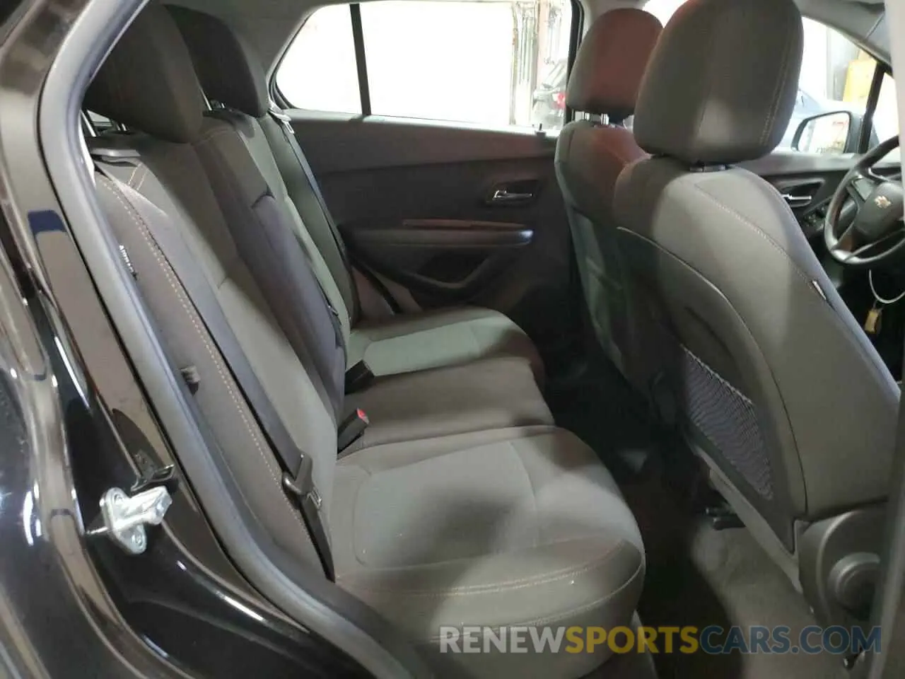 10 Фотография поврежденного автомобиля KL7CJKSB5LB090112 CHEVROLET TRAX 2020