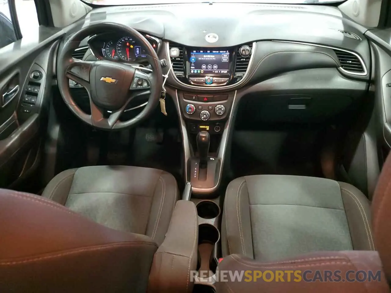 8 Фотография поврежденного автомобиля KL7CJKSB5LB090112 CHEVROLET TRAX 2020