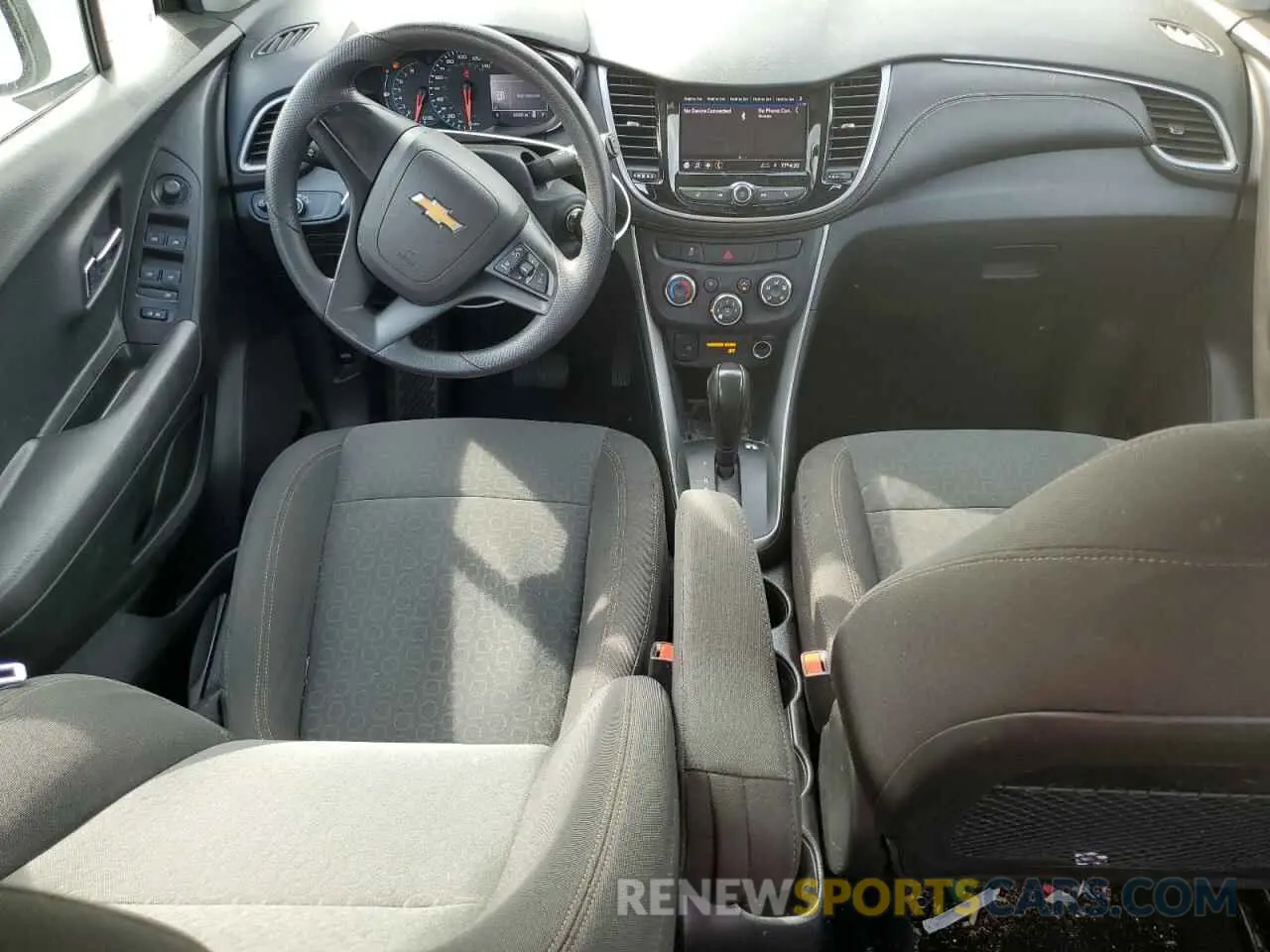 8 Фотография поврежденного автомобиля KL7CJKSB5LB091499 CHEVROLET TRAX 2020