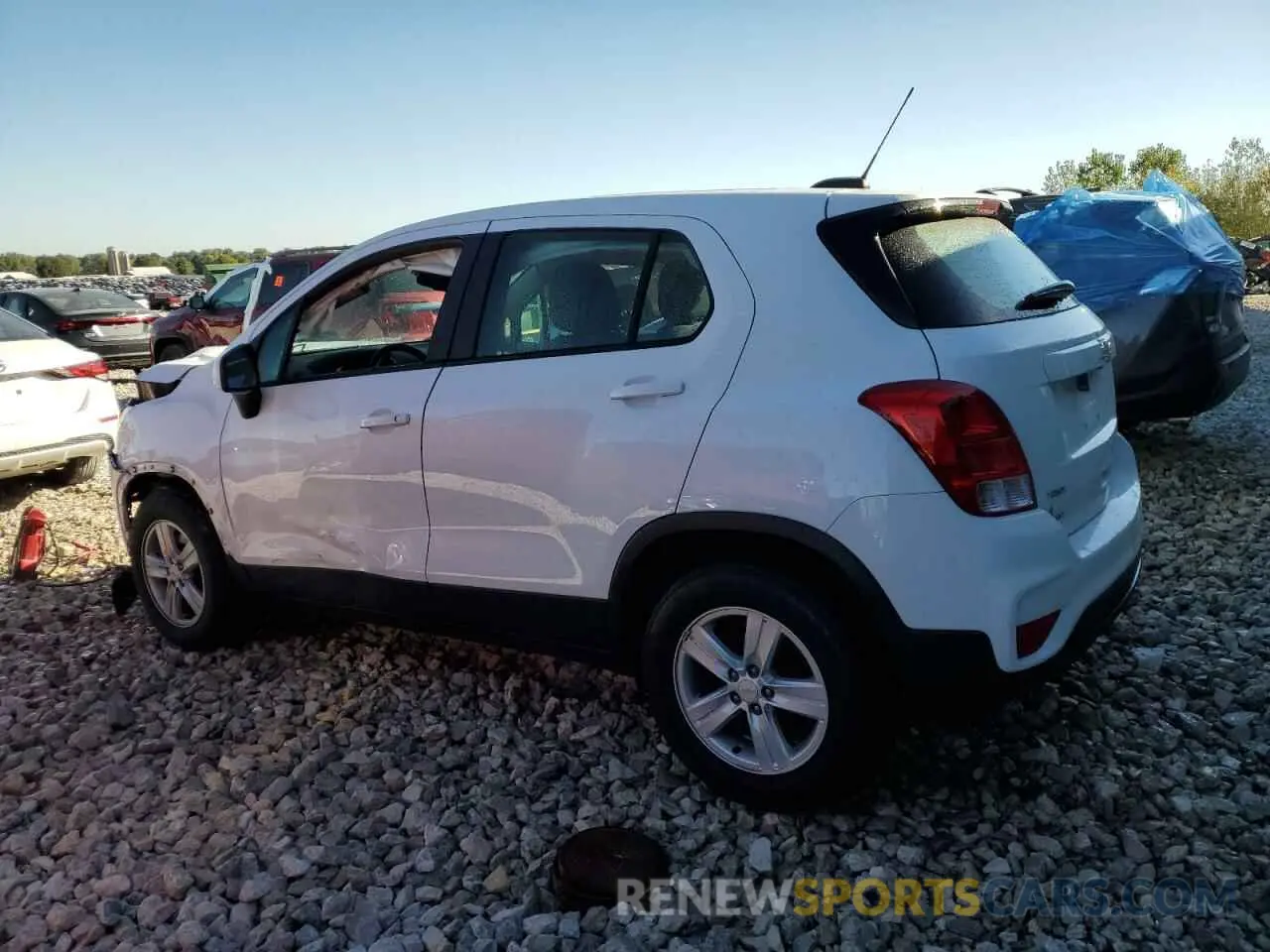 2 Photograph of a damaged car KL7CJKSB5LB318609 CHEVROLET TRAX 2020